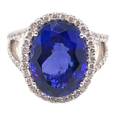 Elegant Oval Tanzanite 9.22 Carat Diamond 18 Karat White Gold Ring Elegant Oval Tanzanite 9.22 Carat Diamond 18 Karat White Gold Ring