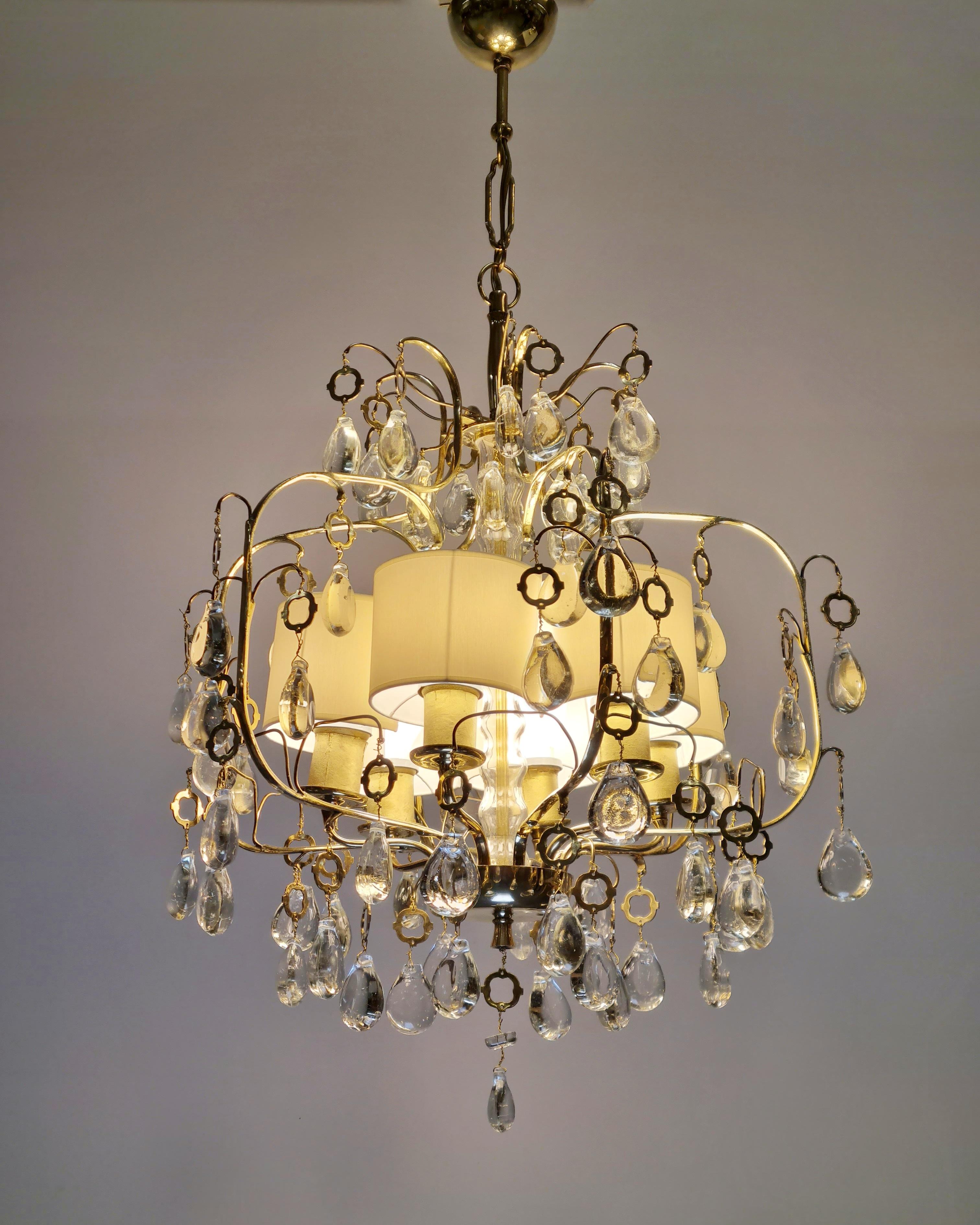 Scandinavian Modern Elegant Paavo Tynell Crystal Chandelier Model 1487 for Taito For Sale