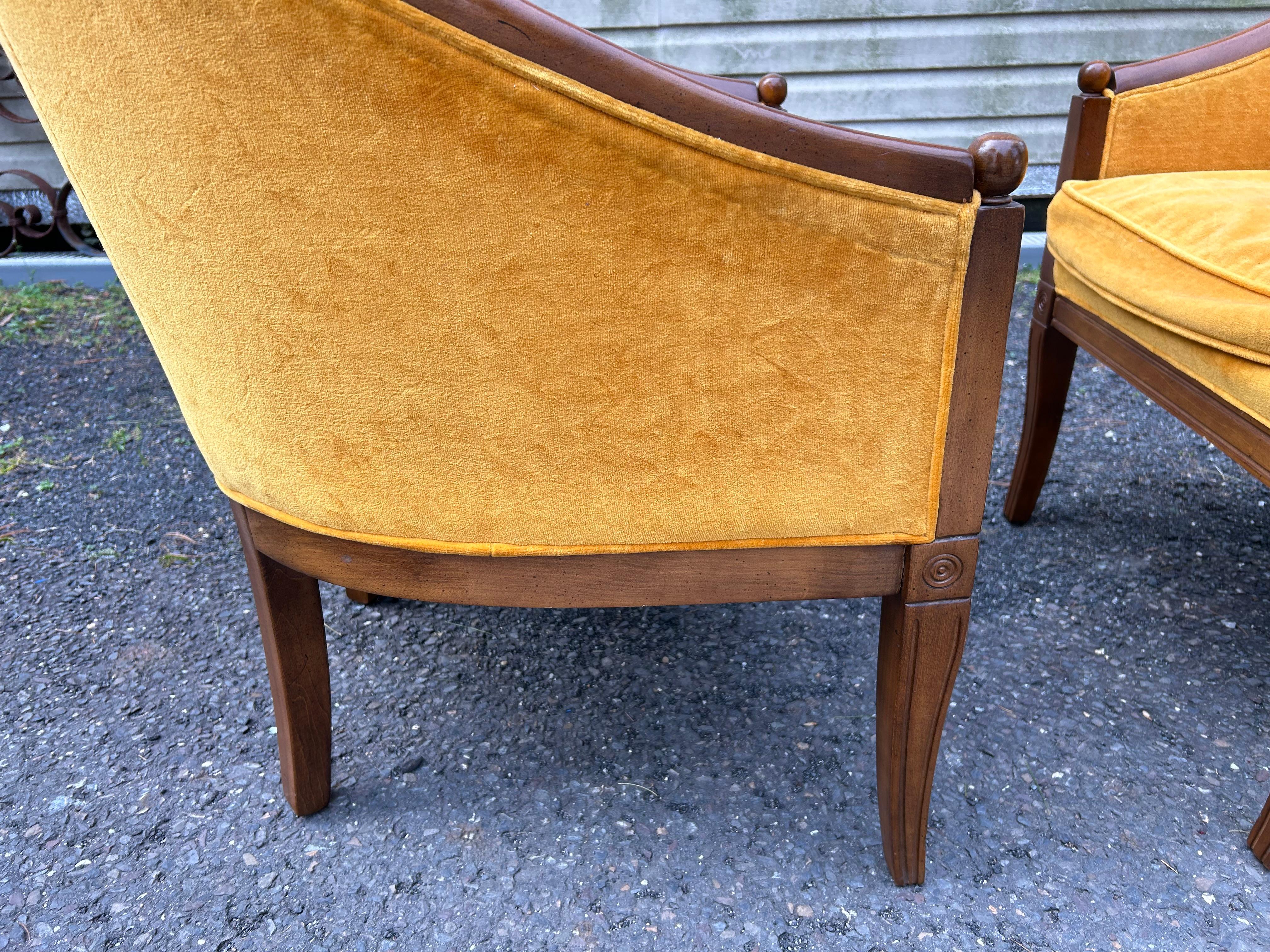 Elegant Pair Hollywood Regency Scoop Barrel Back Chairs Mid-Century Modern For Sale 1