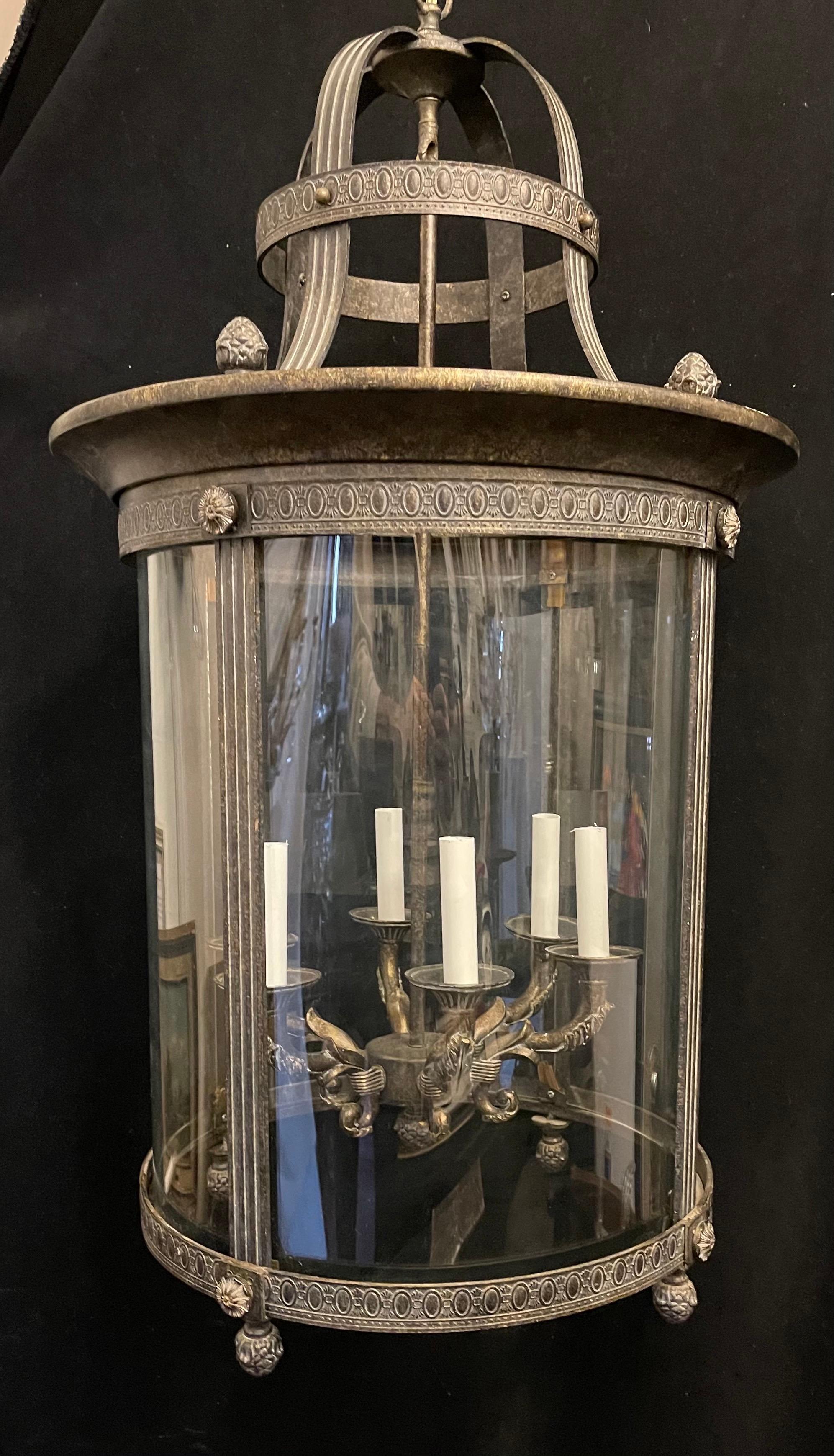 Elegant Pair Large Bronze Louis XVI Neoclassical Lanterns Fixtures Curved Glass In Good Condition For Sale In Roslyn, NY