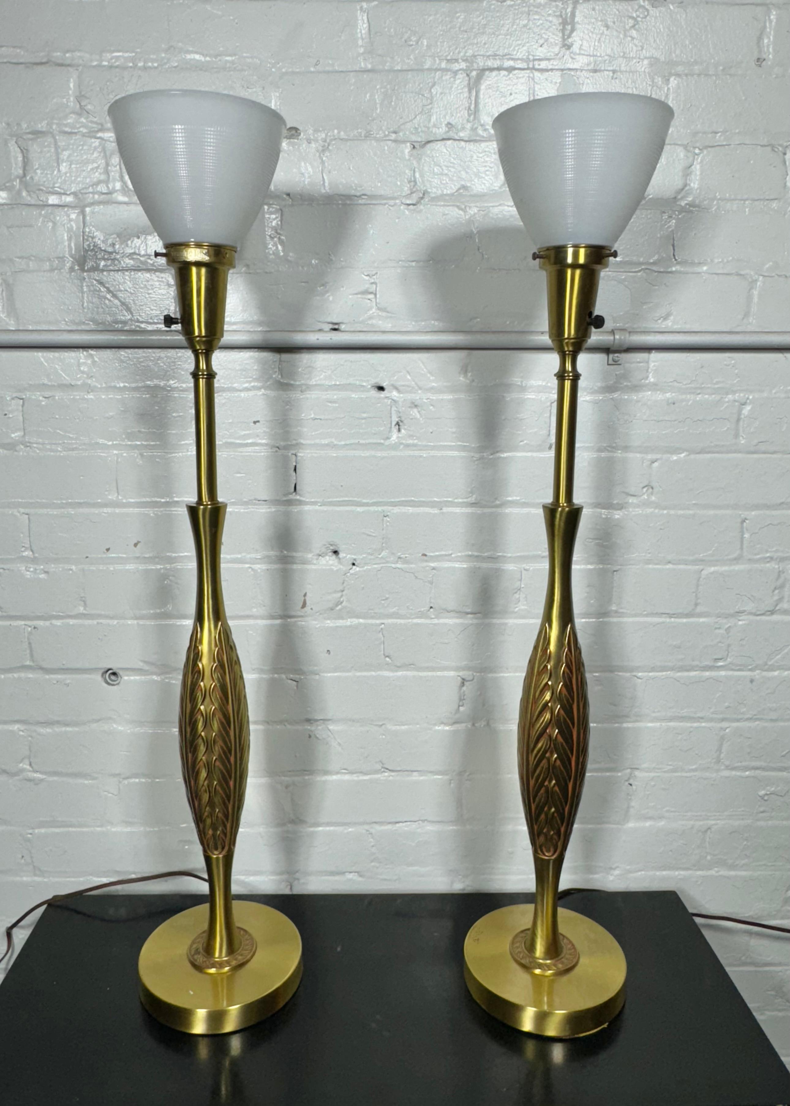 Hollywood Regency Elegant Pair Modernist / Regency Laurel Brass Table Lamps / Rembrandt