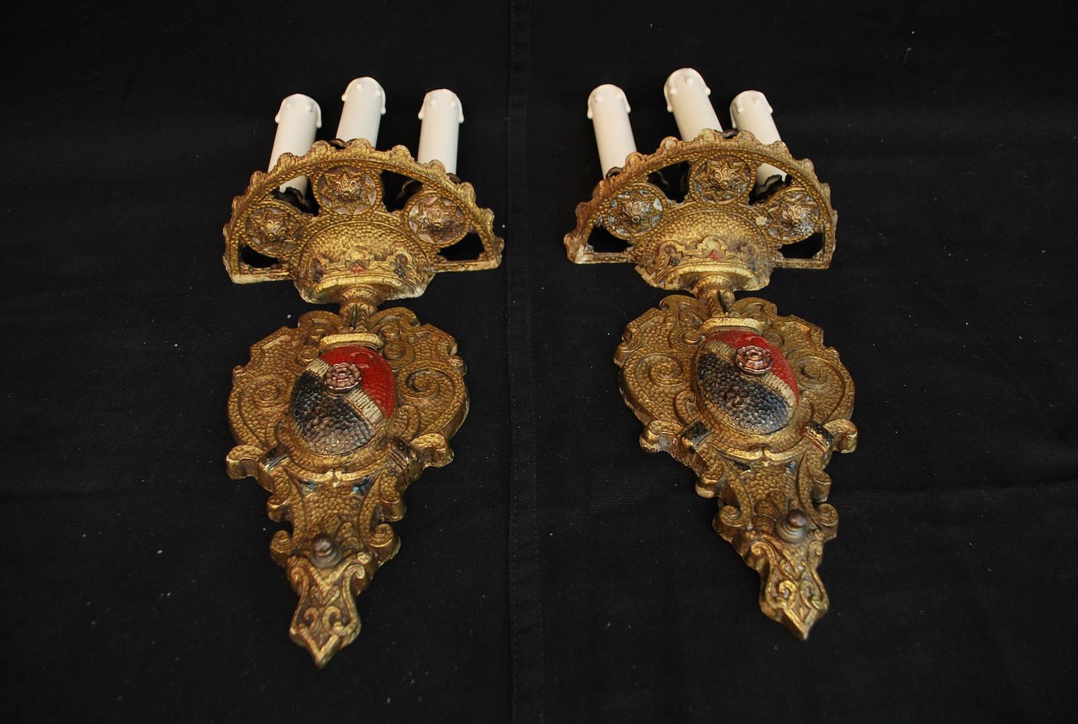 American Elegant Pair of 1920s Brass Sconces For Sale
