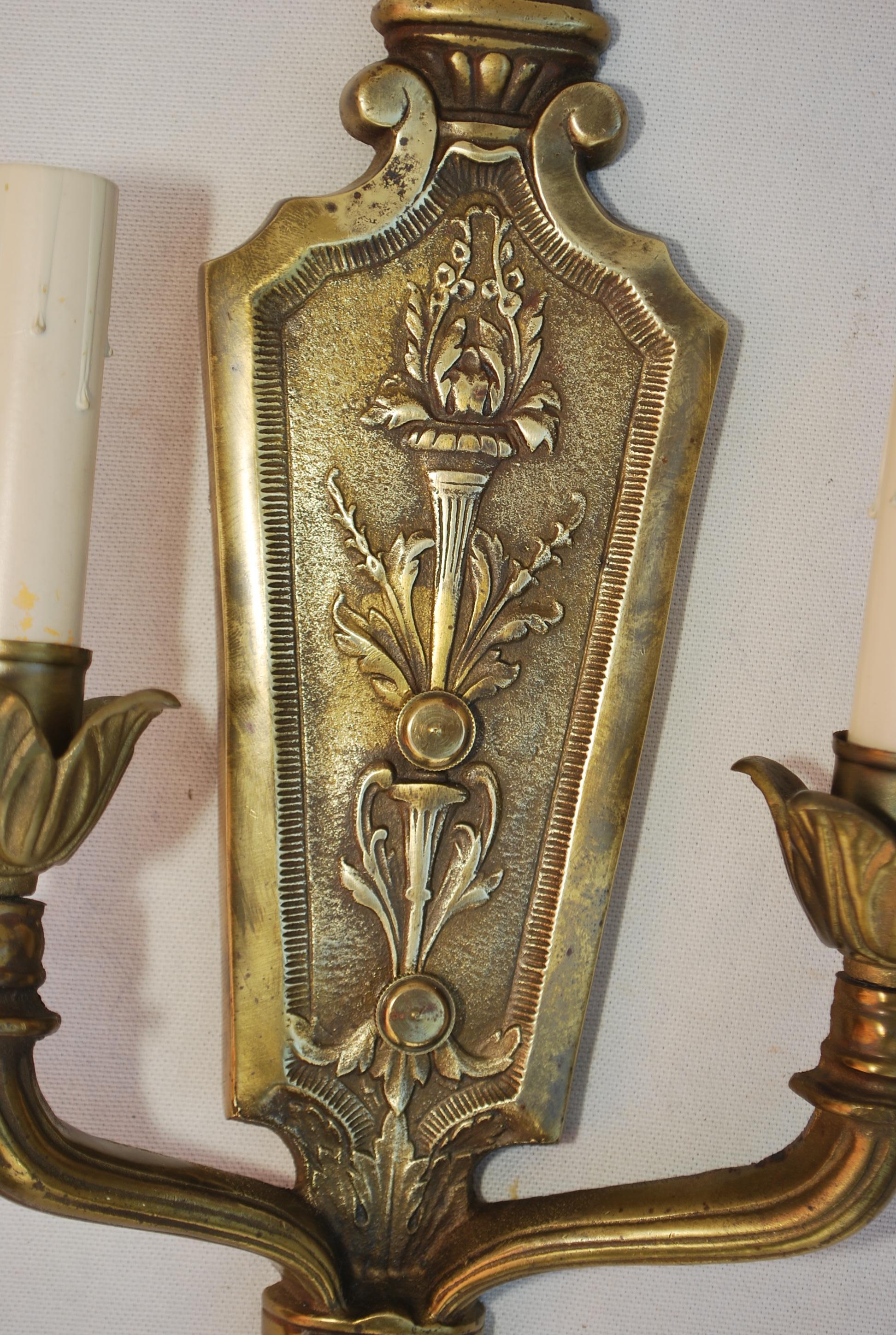 Early 20th Century Elegant pair of 1920's brass sconces For Sale