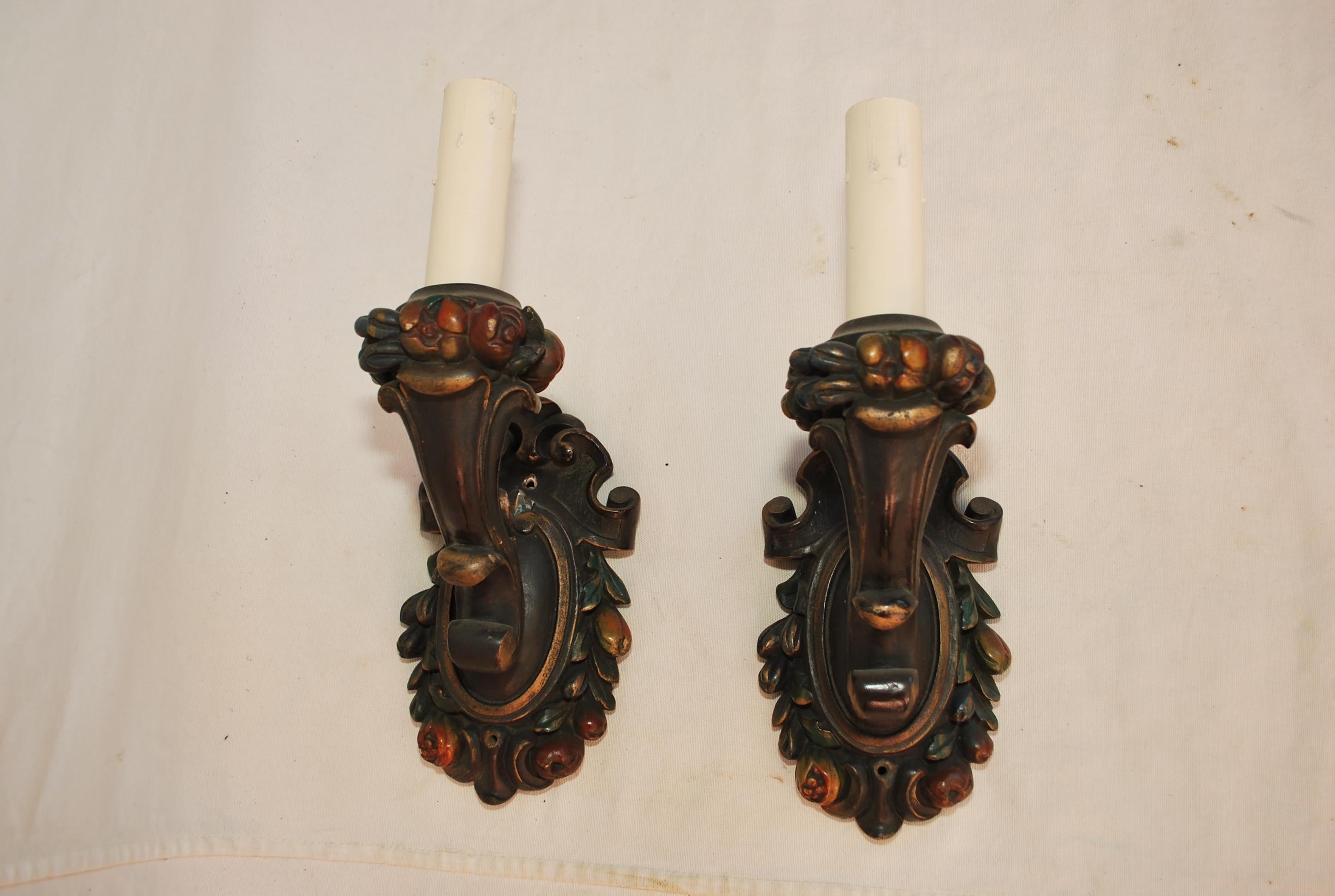 Elegante pareja de apliques de escayola de los años 20 Estadounidense en venta