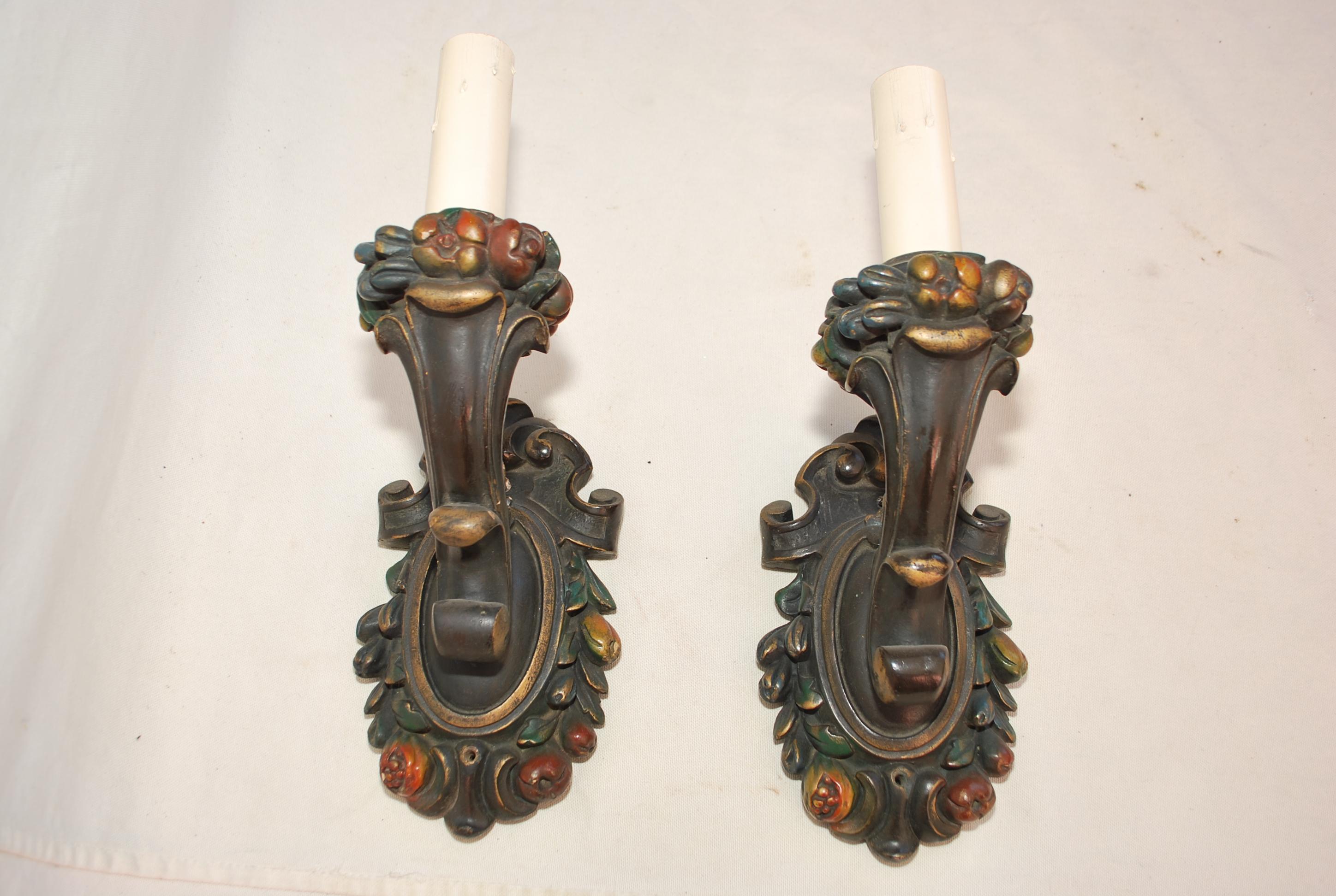 Elegante pareja de apliques de escayola de los años 20 principios del siglo XX en venta