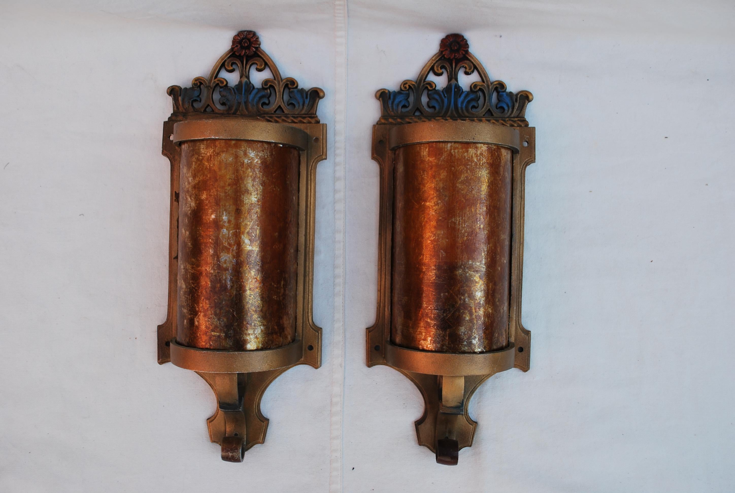 Early 20th Century Elegant pair of 1920's sconces with mica For Sale