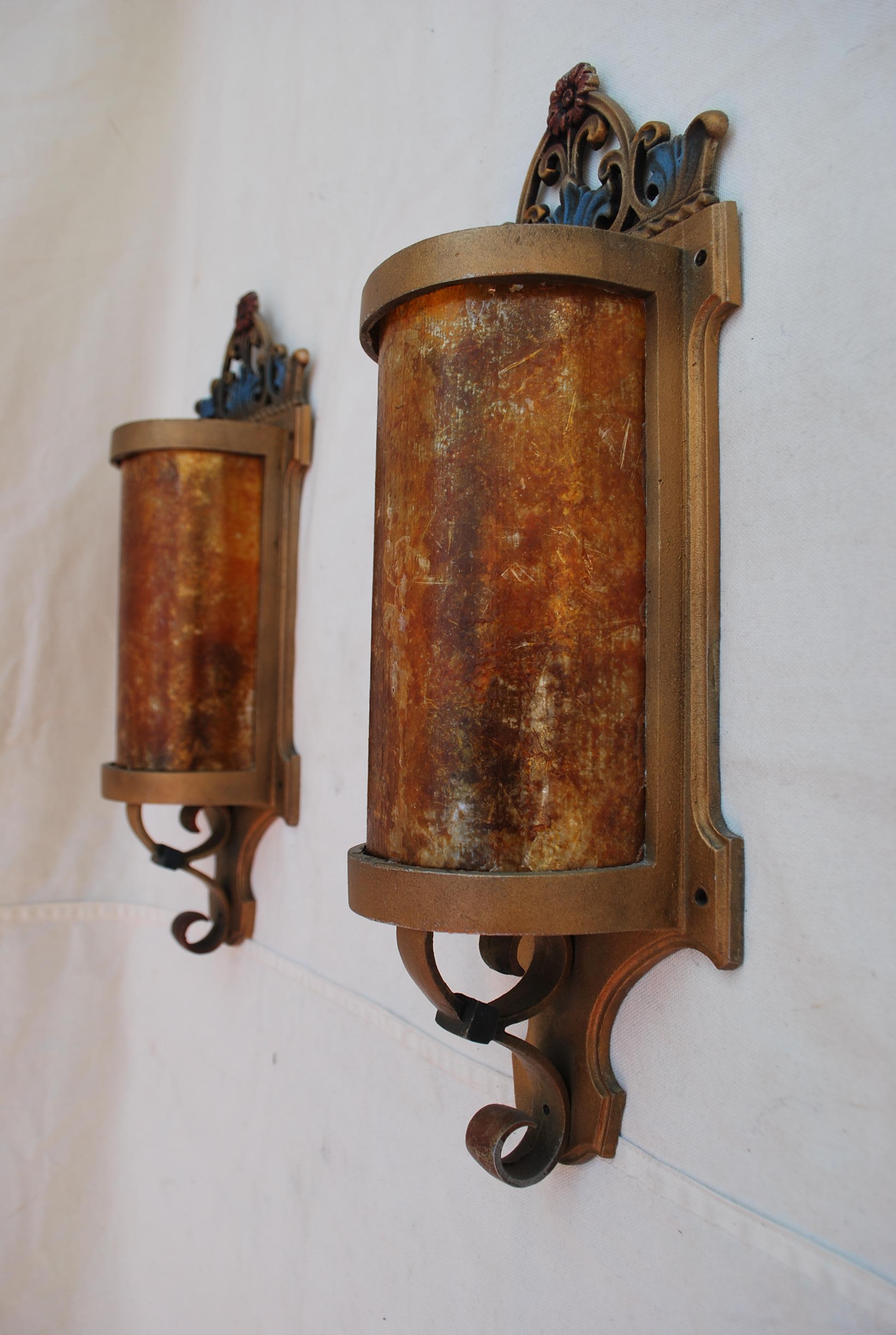 Elegant pair of 1920's sconces with mica For Sale 1