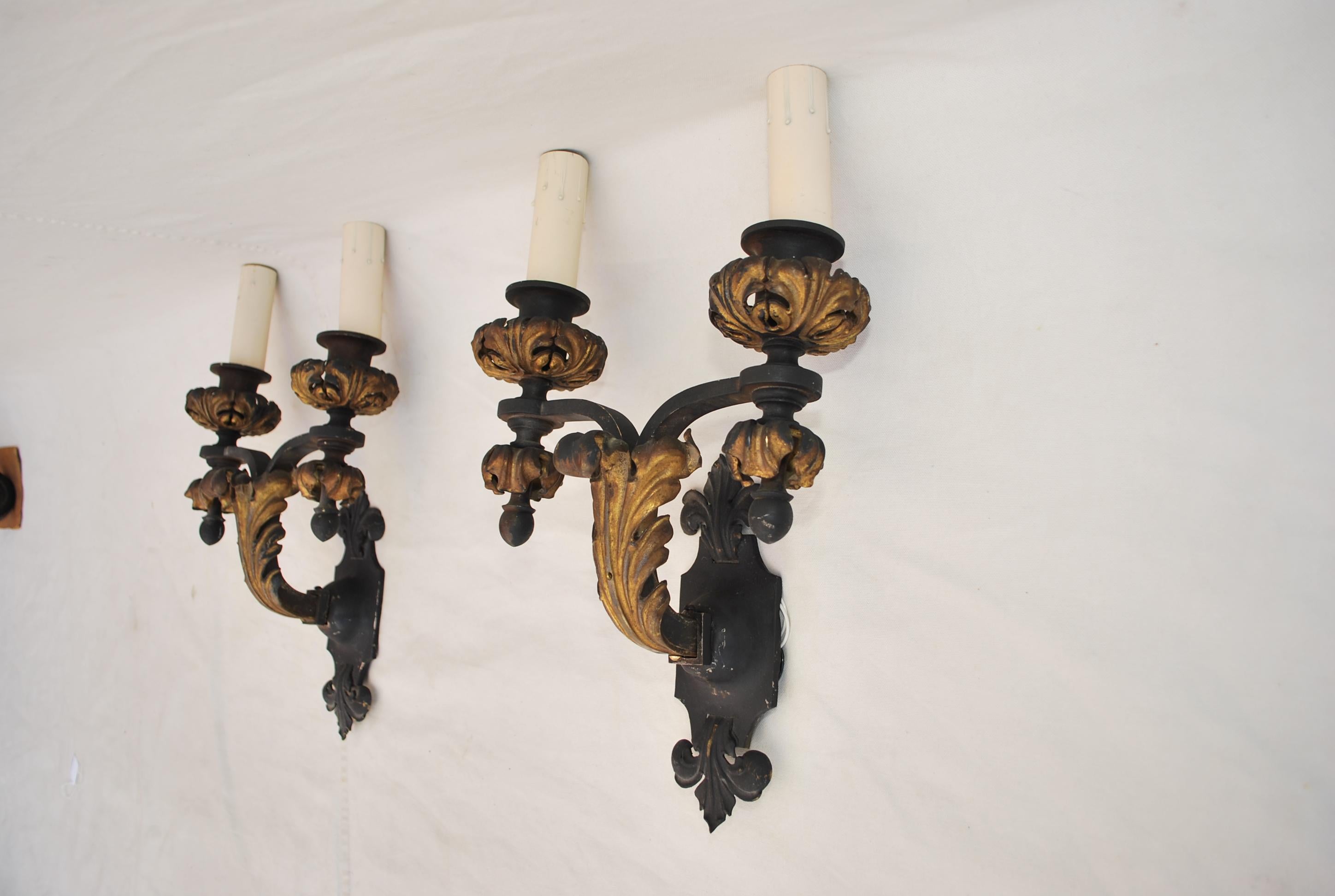 Early 20th Century Elegant Pair of 1920's Wrought Iron Sconces