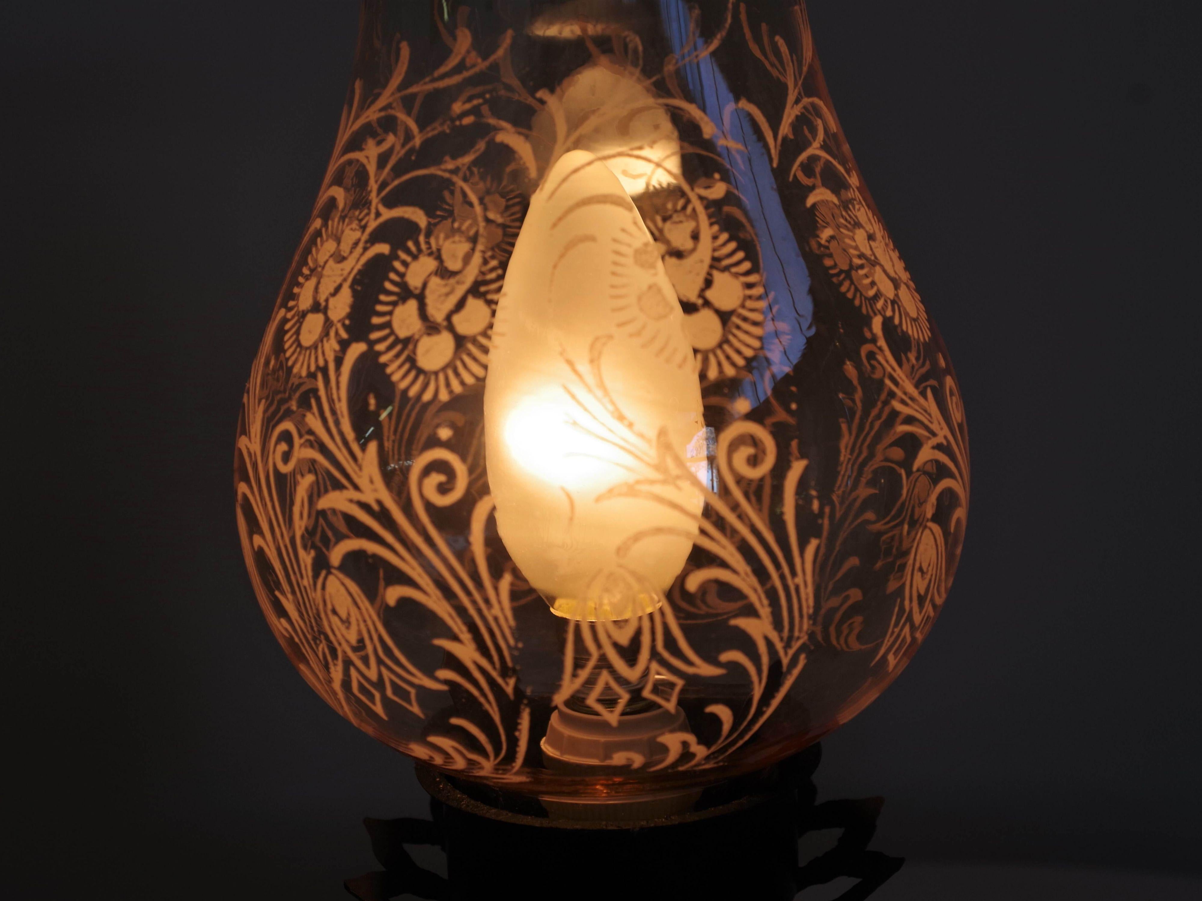 Italian Élégante paire de lampes de table en porcelaine de Capodimonte des années 1950 - Artisanat italien intemporel en vente