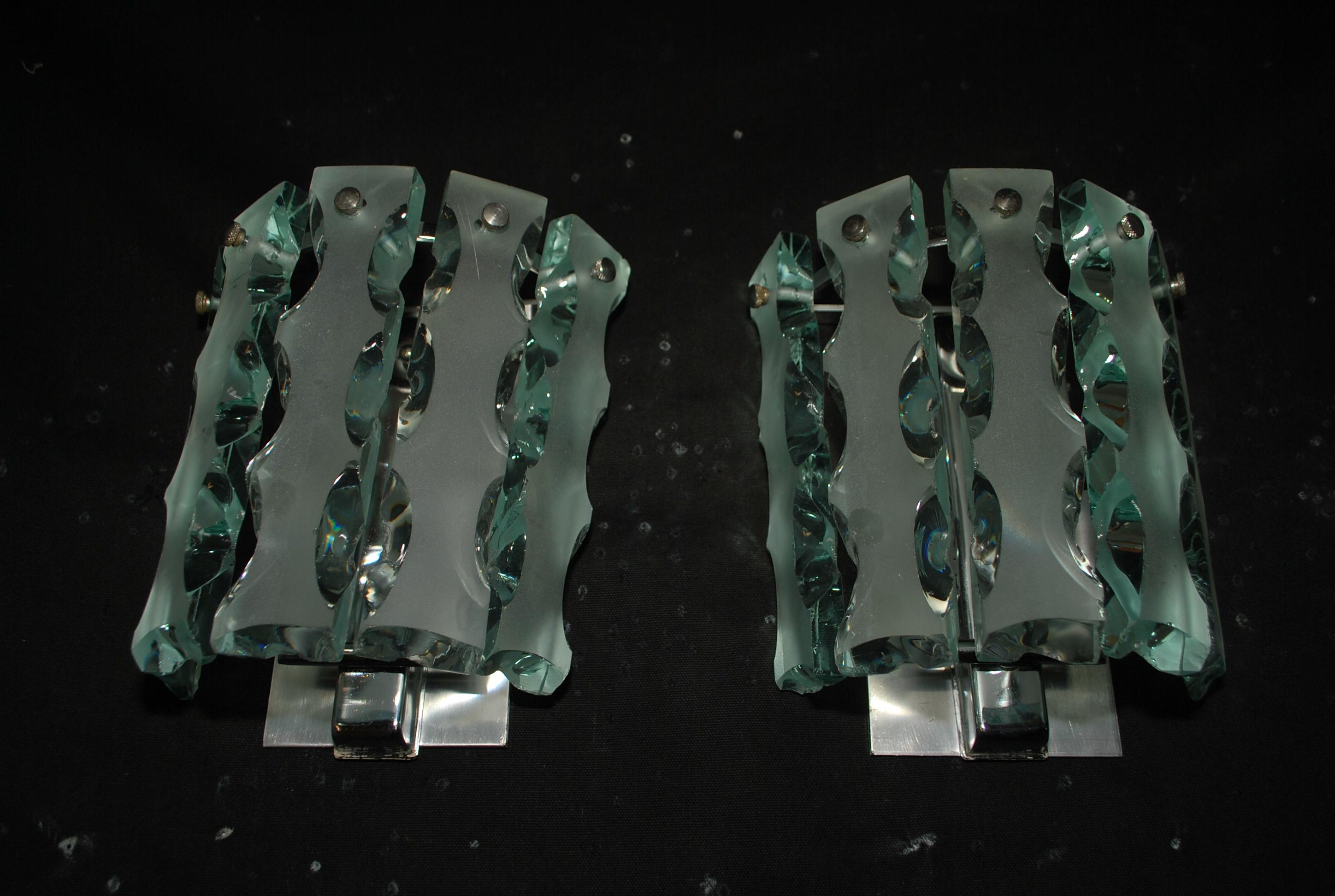 elegant pair of 1970's Italian sconces design by Cristal Arte In Good Condition For Sale In Los Angeles, CA