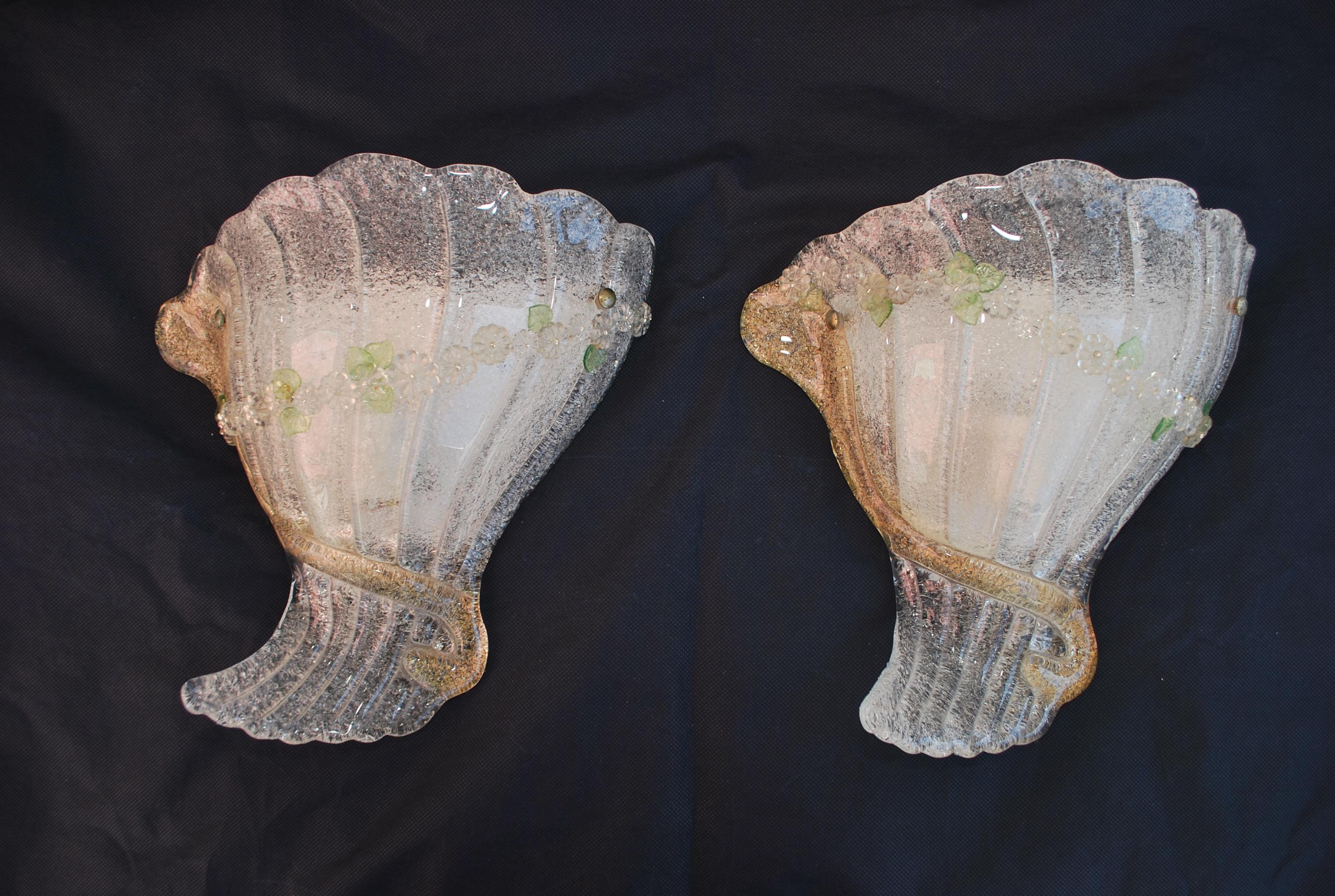 Elegant pair of 1970's Murano sconces For Sale 2