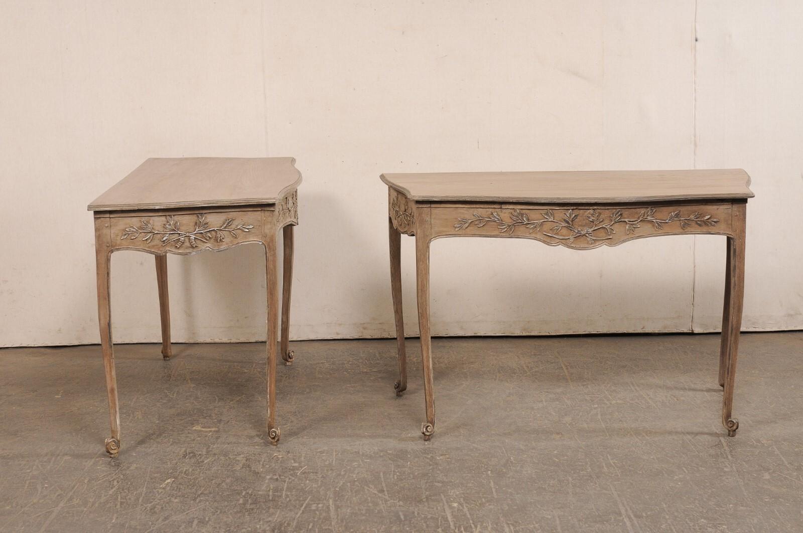 Elegant Pair of 19th C. French Serpentine Console Tables For Sale 5