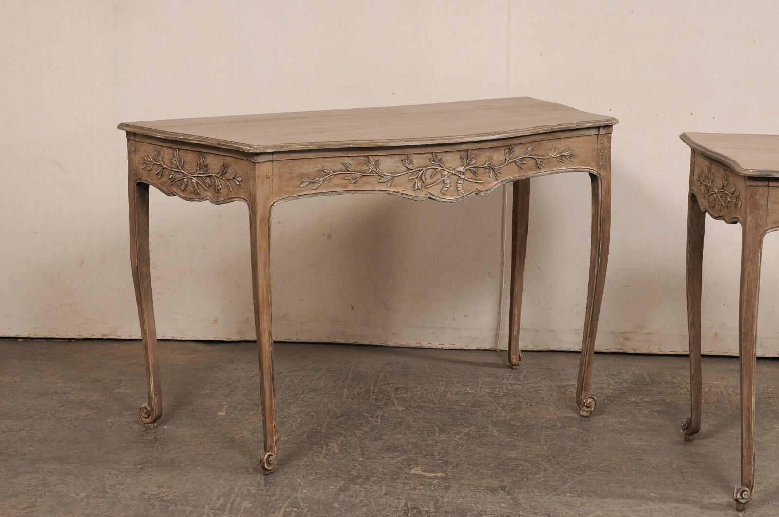 Elegant Pair of 19th C. French Serpentine Console Tables In Good Condition For Sale In Atlanta, GA