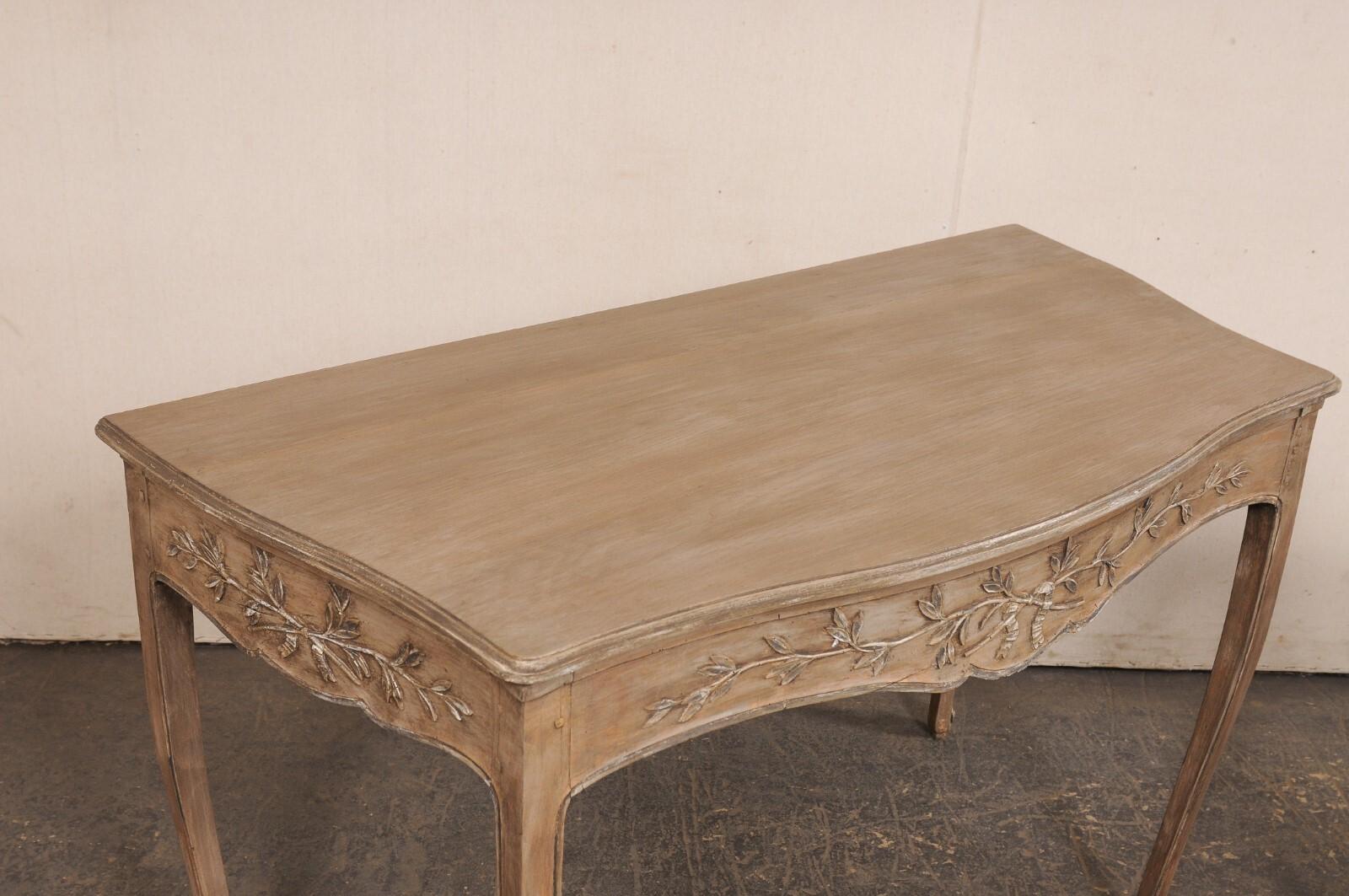 Elegant Pair of 19th C. French Serpentine Console Tables For Sale 2