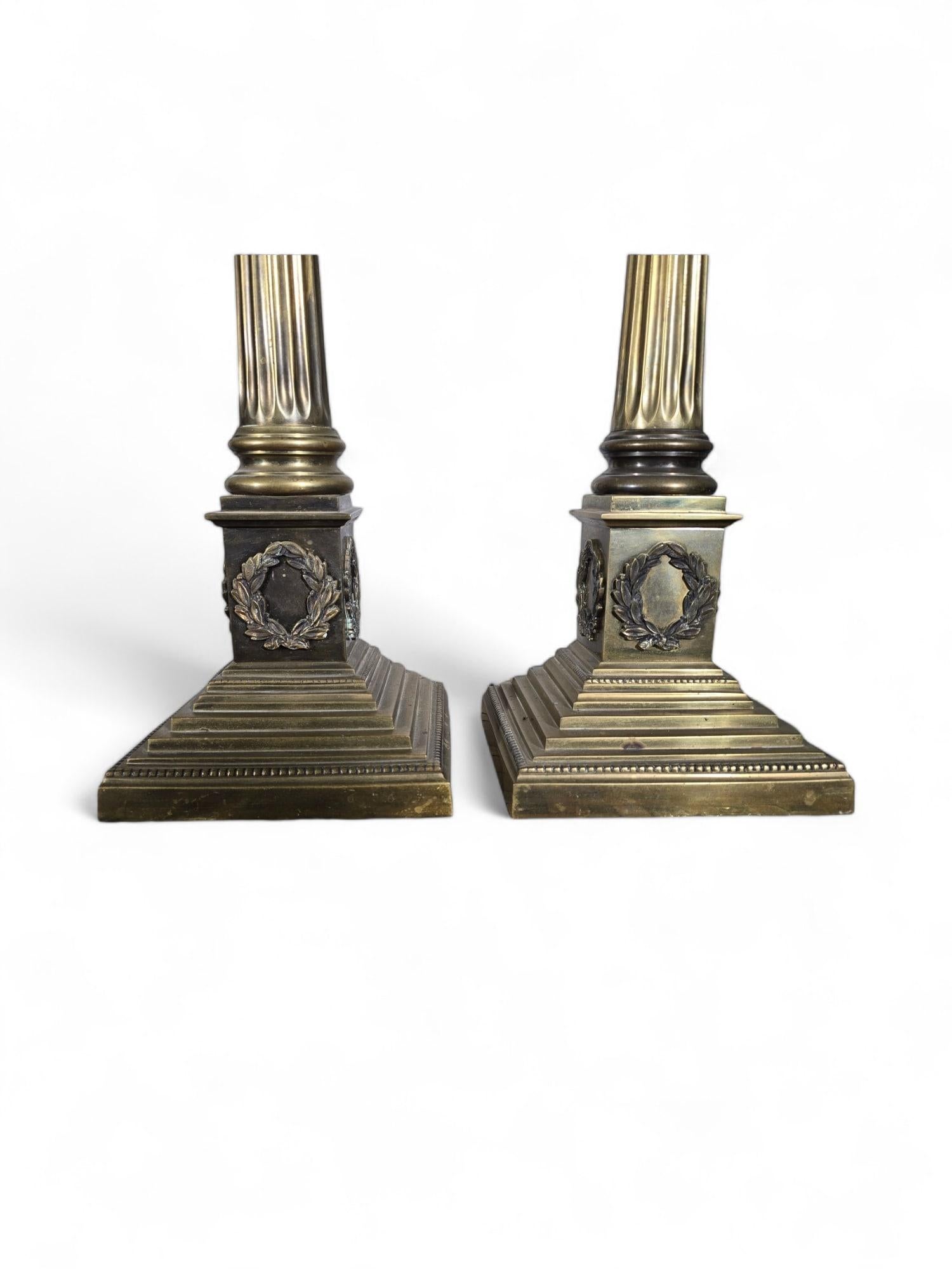 Elegance Paire de lampes de table à colonne en bronze du 19e siècle Bon état - En vente à Madrid, ES