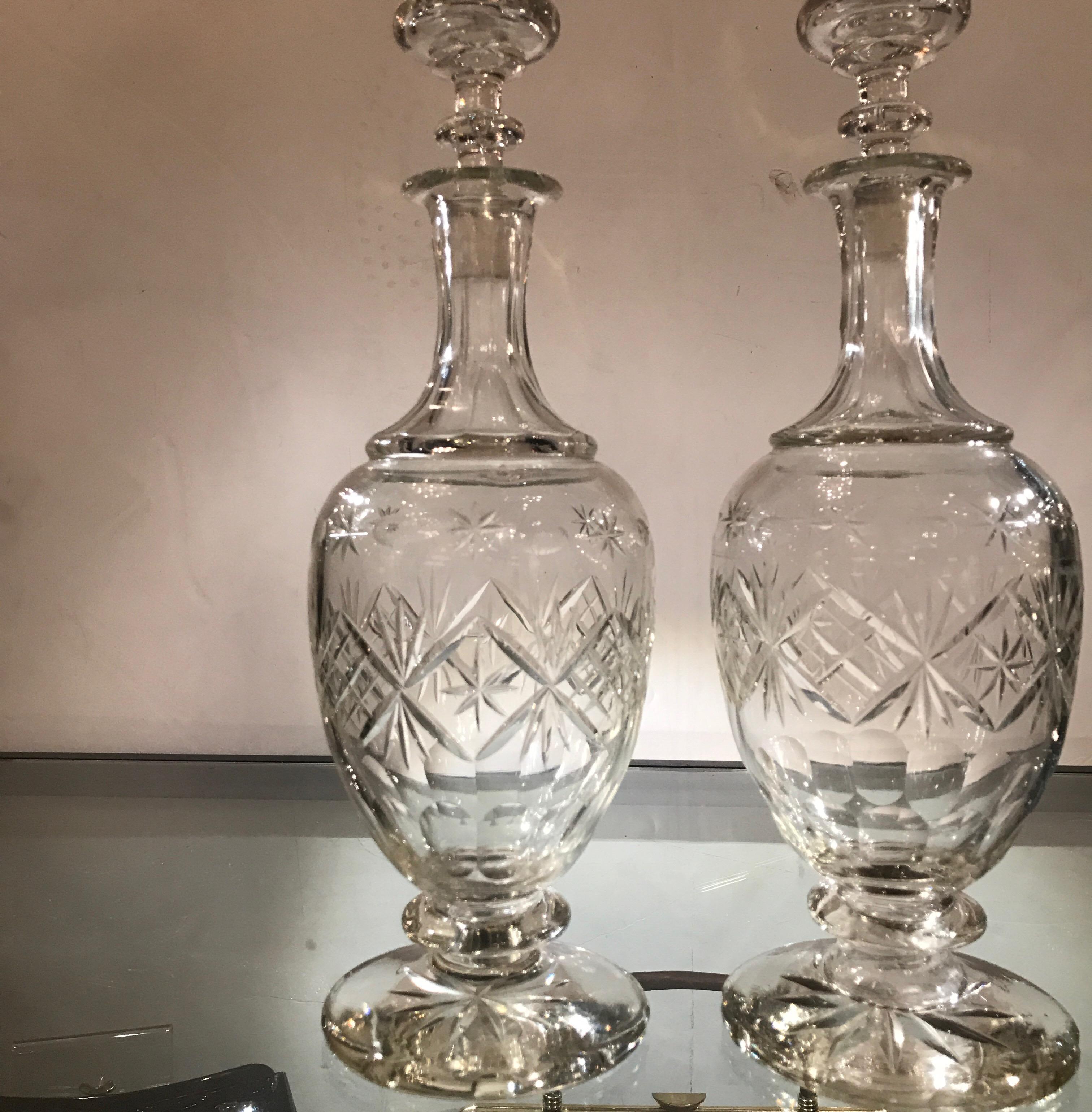 Elegant Pair of 19th Century European Cut Glass Claret Decanters For Sale 1