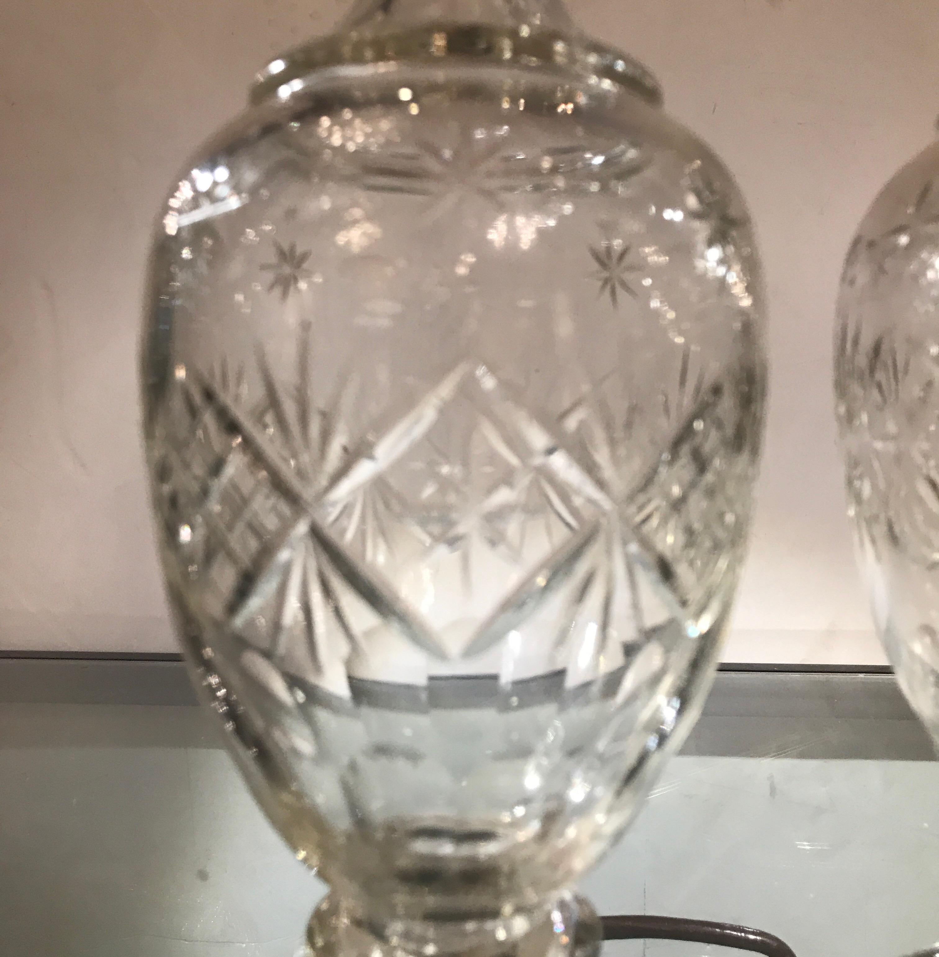 Elegant Pair of 19th Century European Cut Glass Claret Decanters For Sale 3