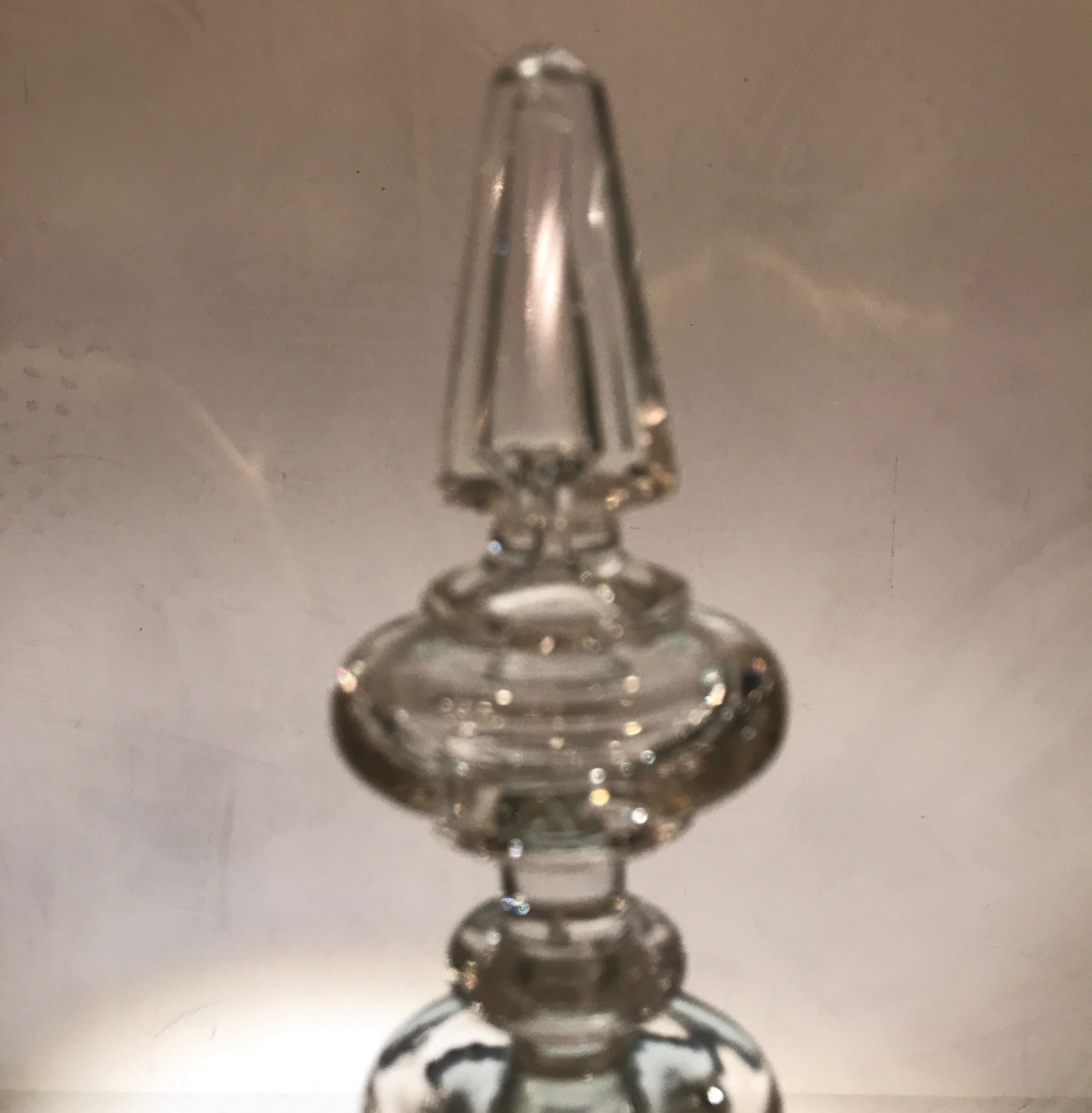 Elegant Pair of 19th Century European Cut Glass Claret Decanters For Sale 5