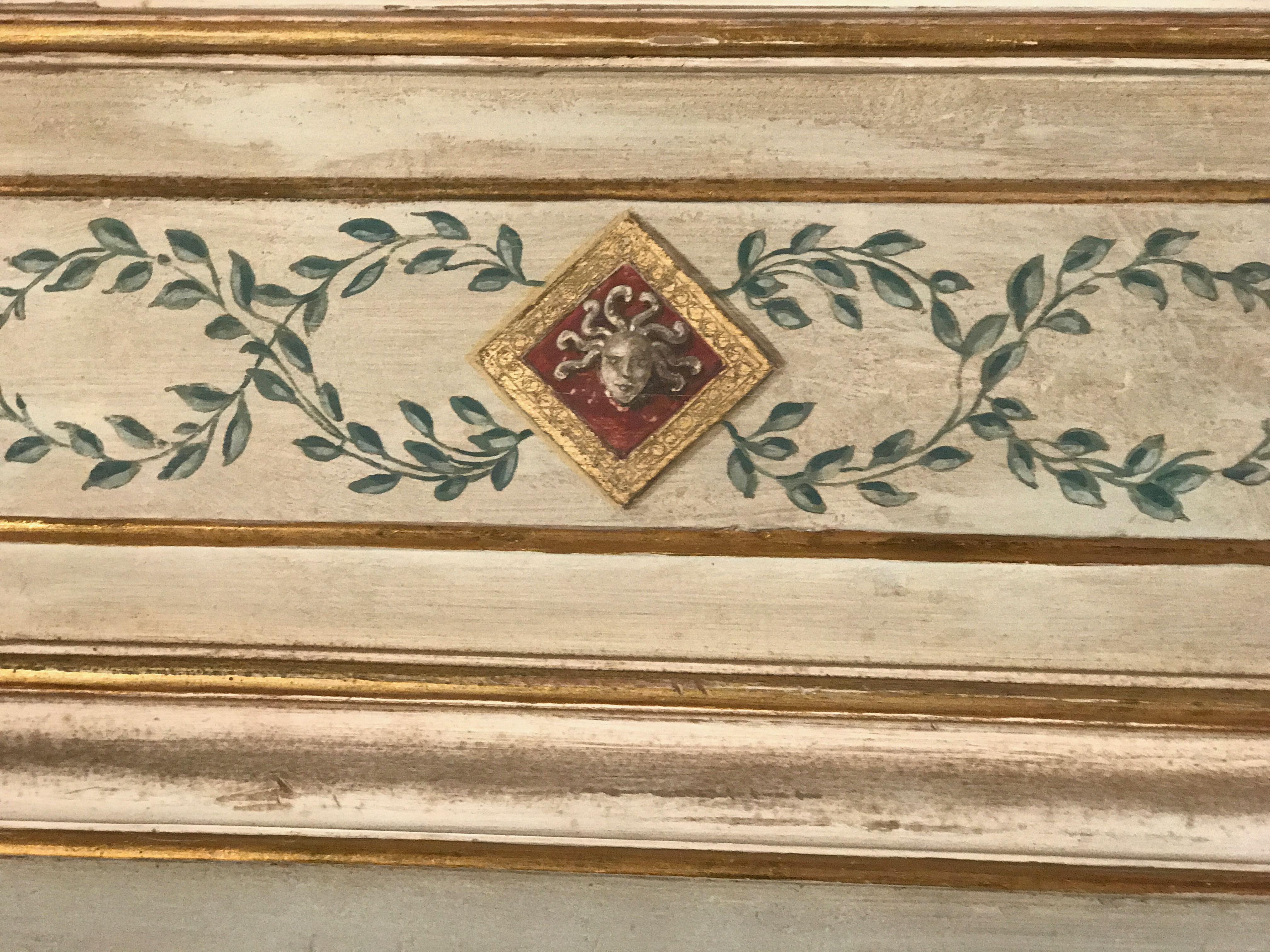 Elegante coppia di porte o rivestimenti dipinti italiani del XIX secolo 2