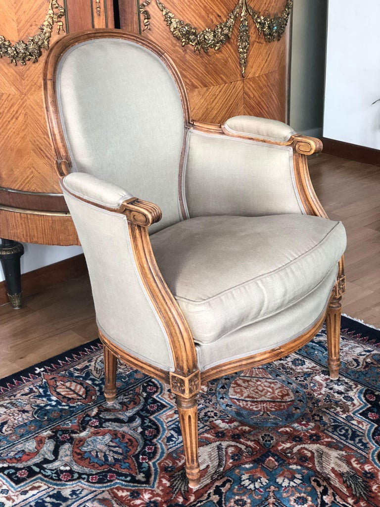 Elegant Pair of Antique French Armchairs in Beige Linen Fabric, circa