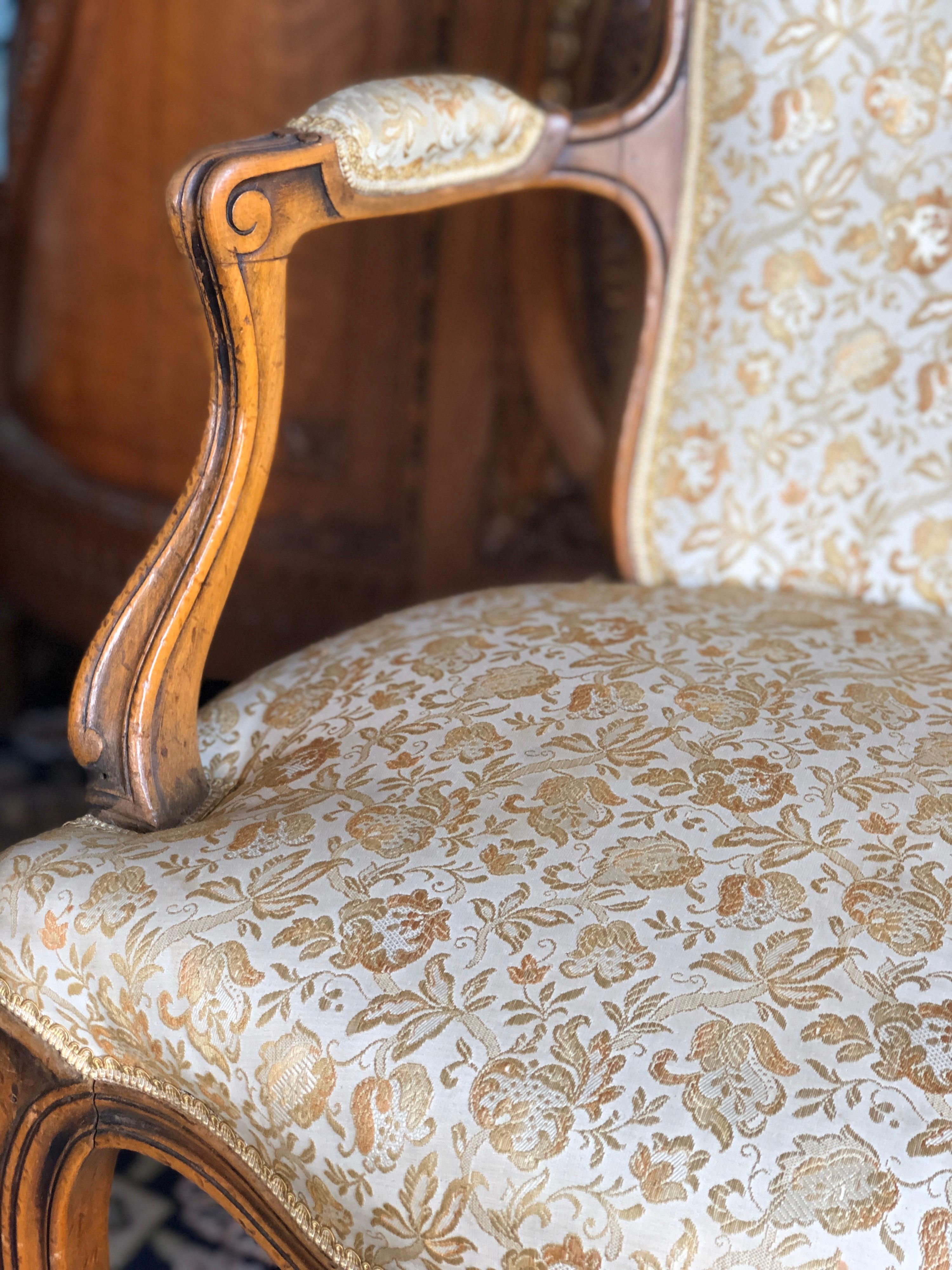 Elegant Pair of Antique French Armchairs in Louis XV Style, circa 1880 In Good Condition For Sale In Sofia, BG