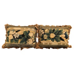 Elegantes Paar antiker Aubusson-Wandteppich-Kissen