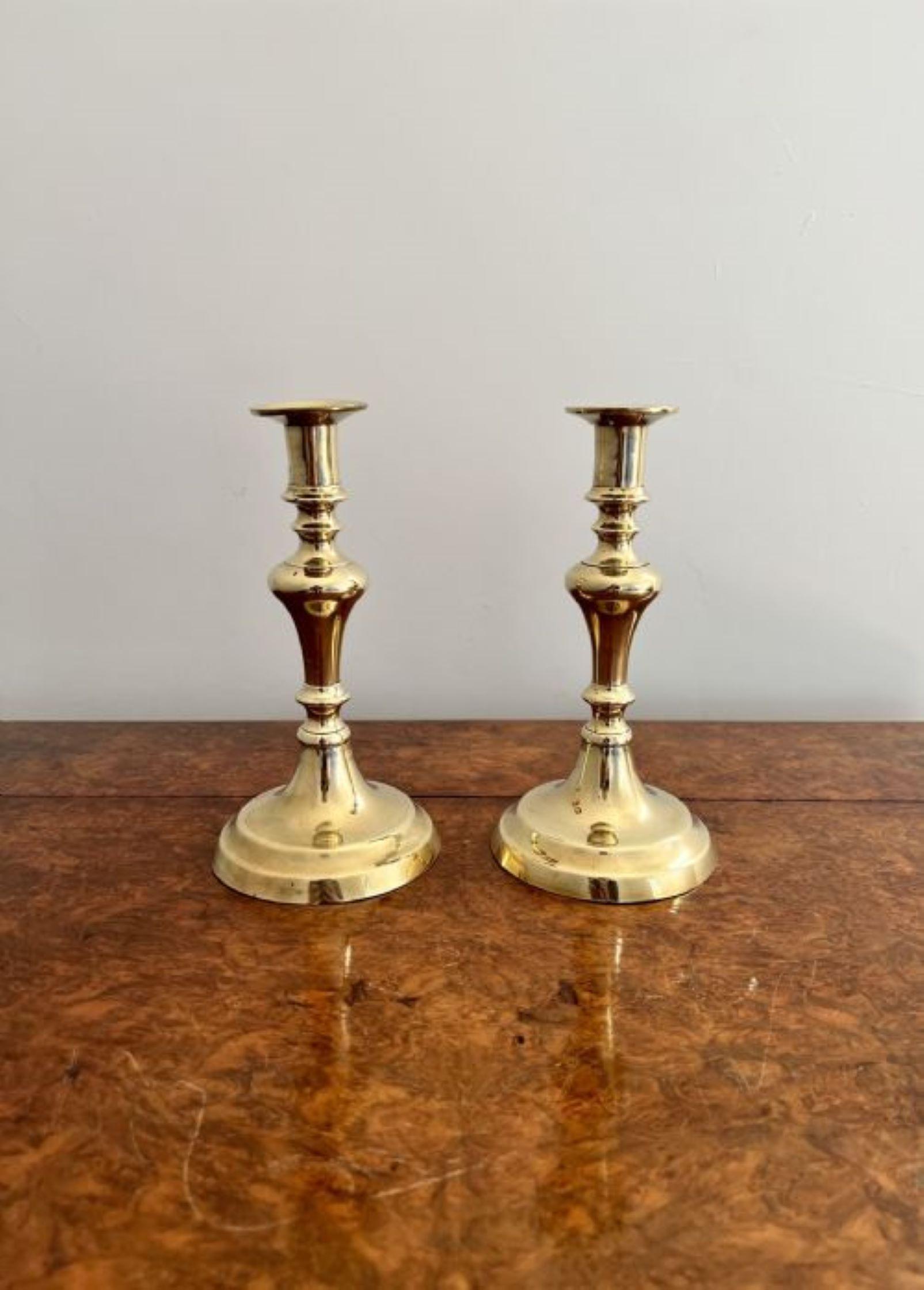 Elegant pair of antique Victorian brass candlesticks  In Good Condition For Sale In Ipswich, GB