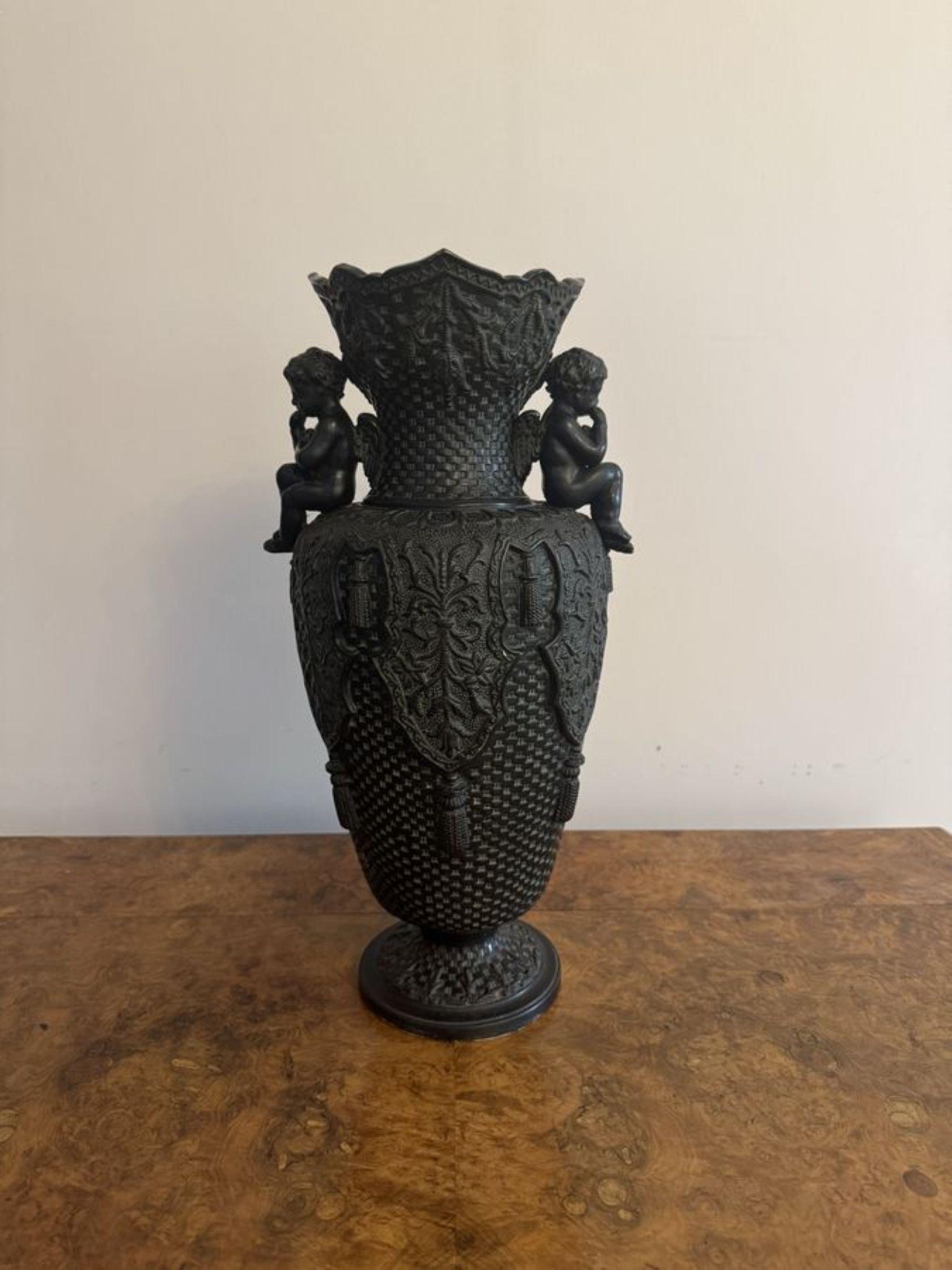 Elegant pair of antique Victorian vases by Bernhard Bloch For Sale 1
