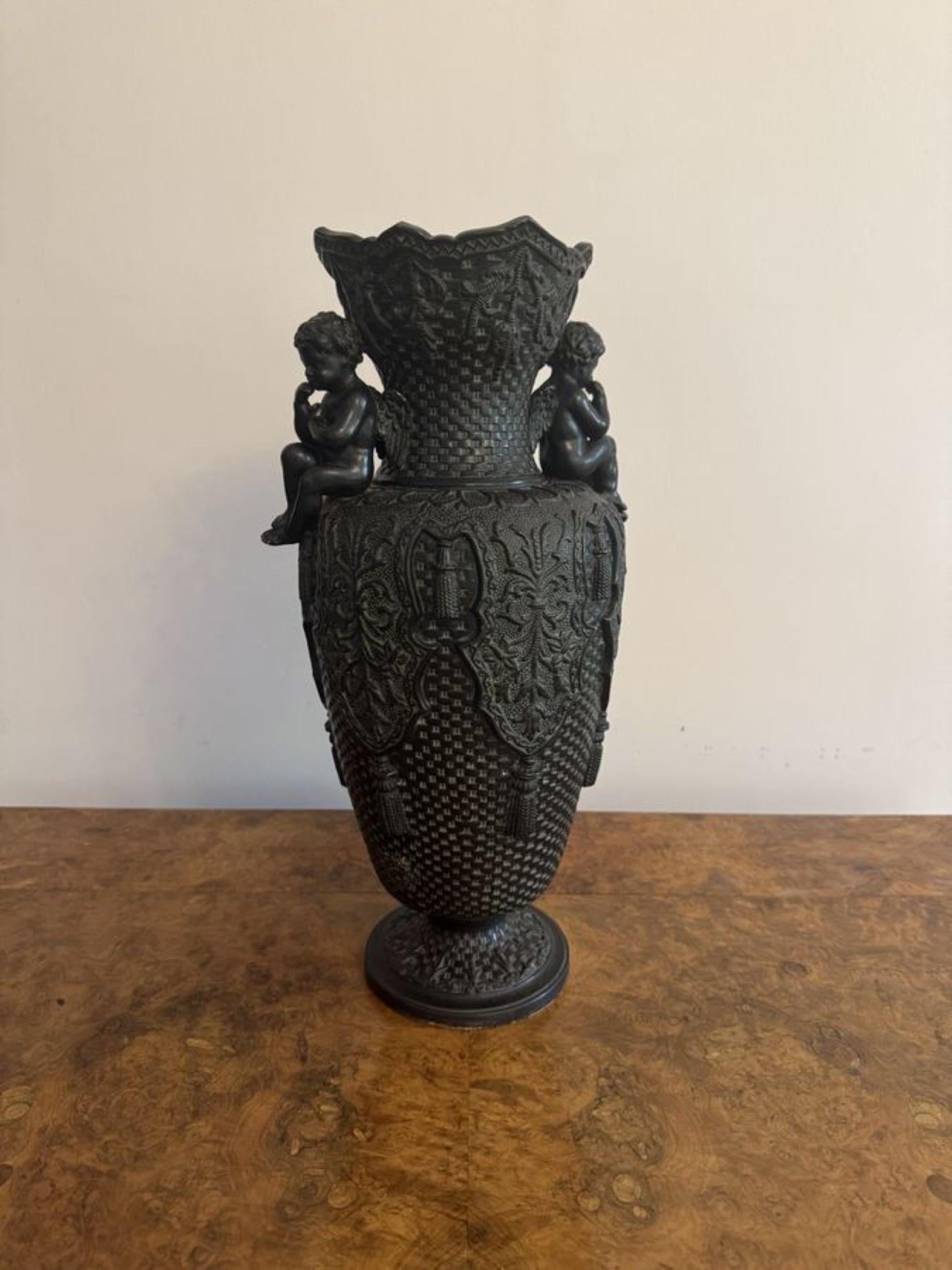Elegant pair of antique Victorian vases by Bernhard Bloch For Sale 2