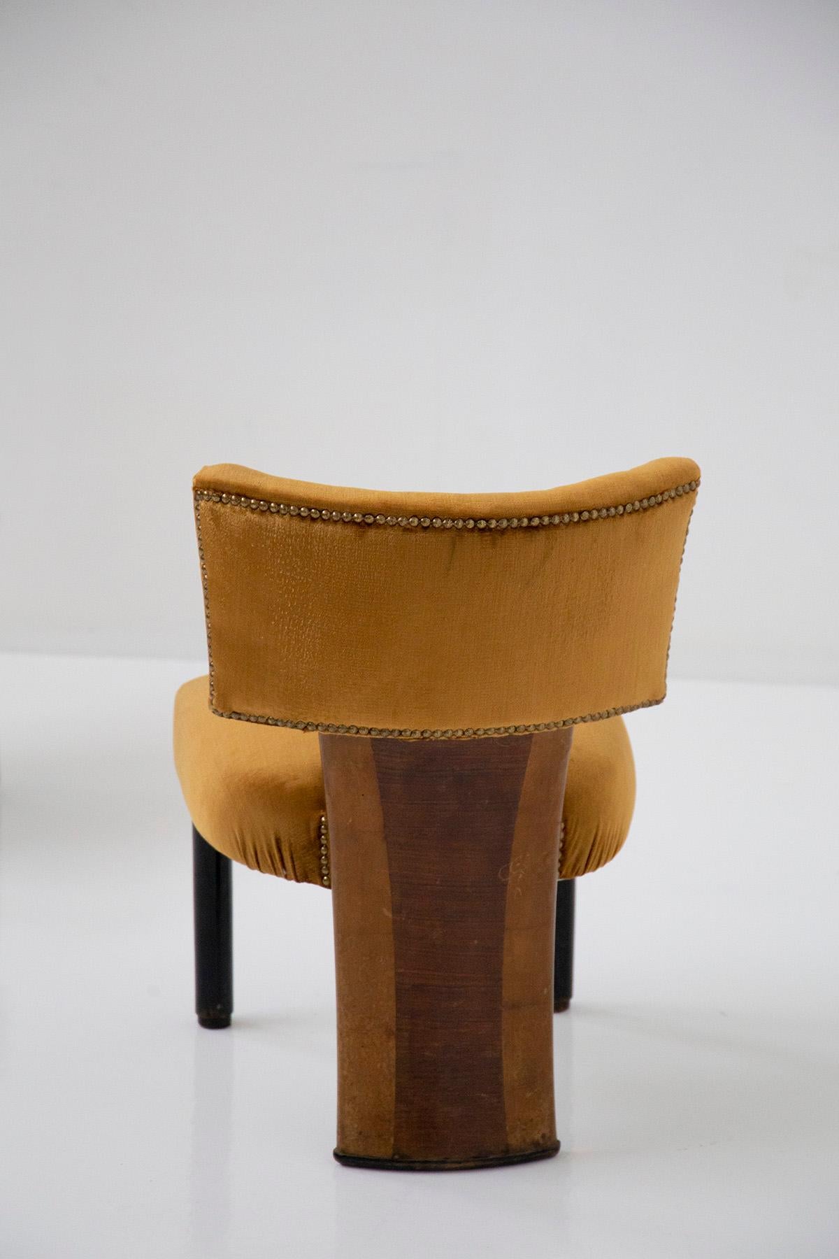 Elegant Pair of Armchairs Attributed to Gio Ponti in Yellow Velvet In Good Condition For Sale In Milano, IT