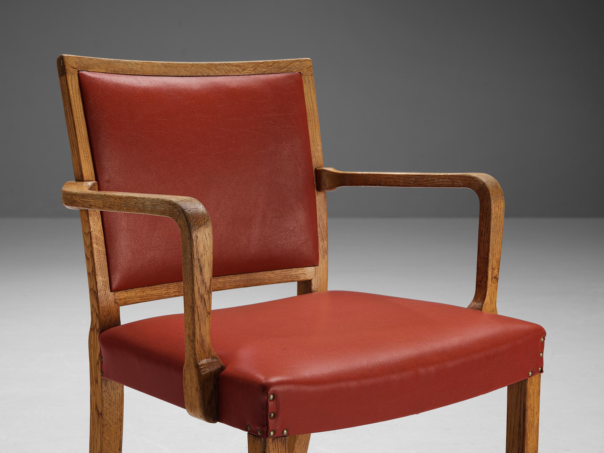 Elegant Pair of Armchairs in Oak and Red Leatherette In Good Condition For Sale In Waalwijk, NL