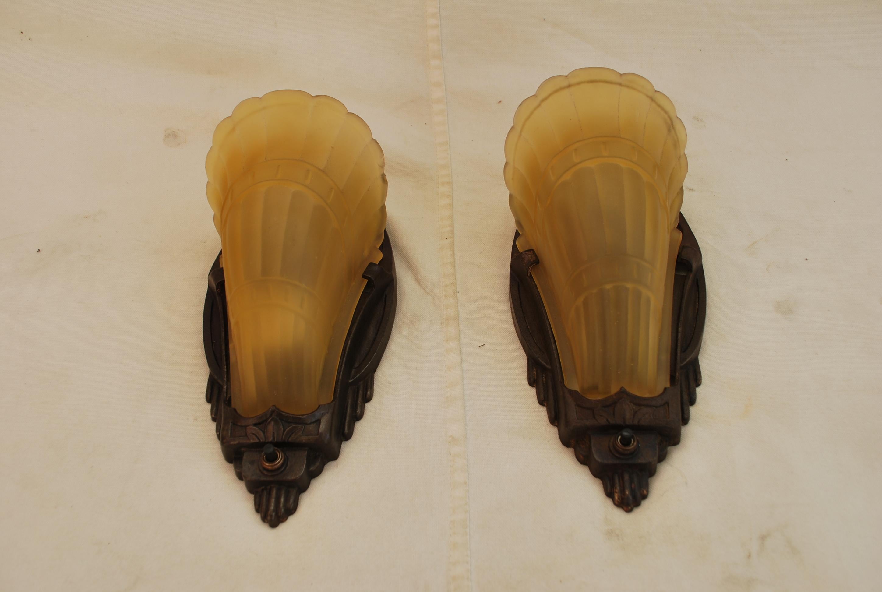 Glass Elegant pair of Art Deco sconces For Sale