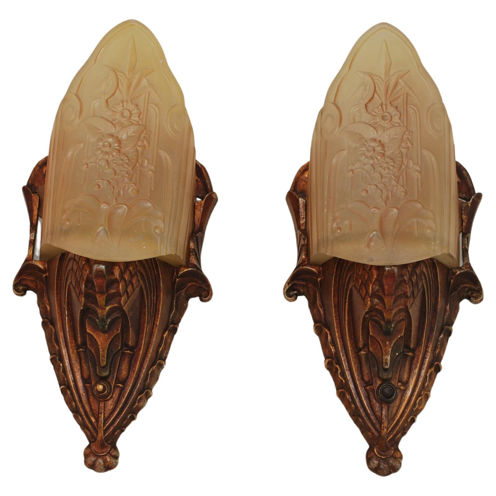 Elegantes Paar Art-Déco-Wandleuchter im Angebot