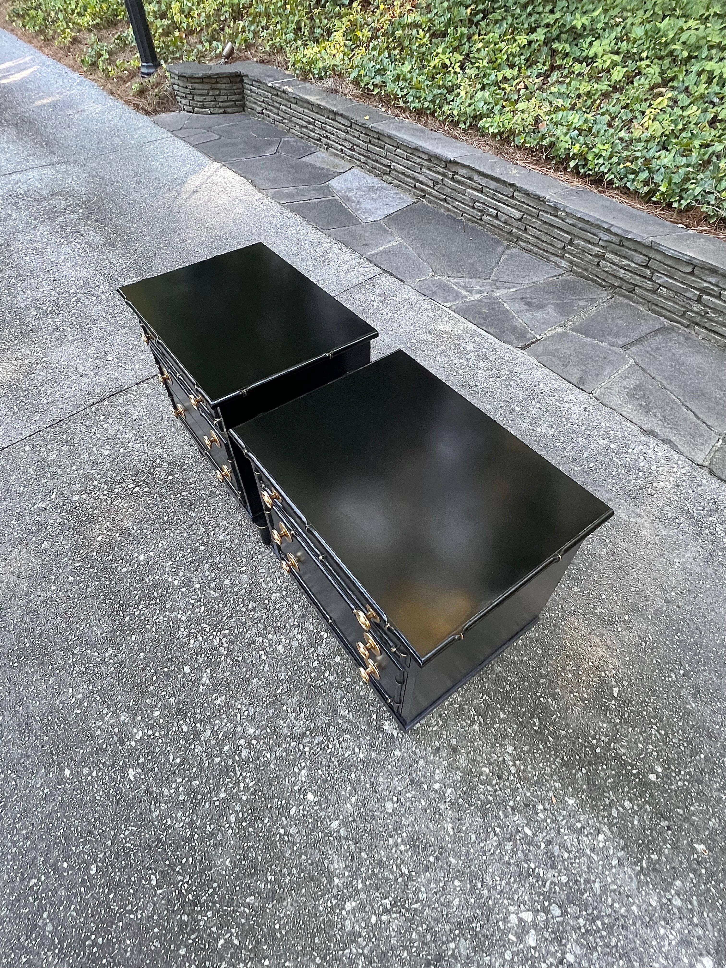 Elegant Pair of Black Lacquer and Brass Small Chests by Ficks Reed, circa 1960 For Sale 6