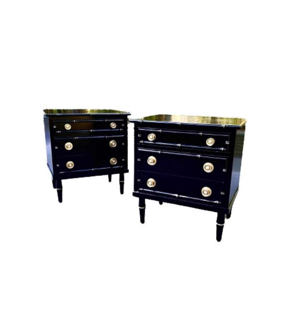 Elegant Pair of Black Lacquer and Brass Small Chests by Ficks Reed, circa 1960 For Sale 13