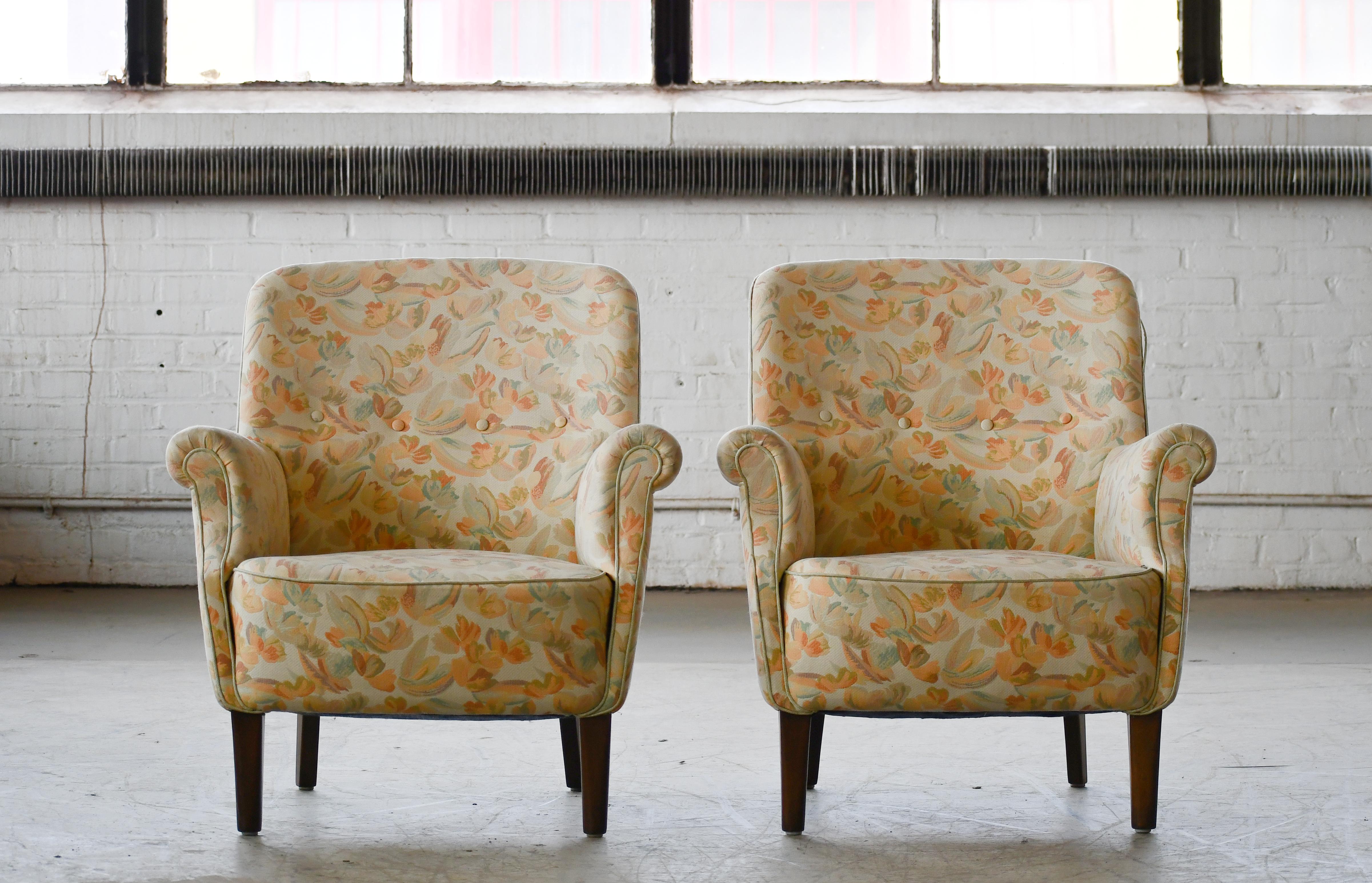 Scandinavian Modern Elegant Pair of Danish 1950s Lounge Chairs Style of Peter Hvidt