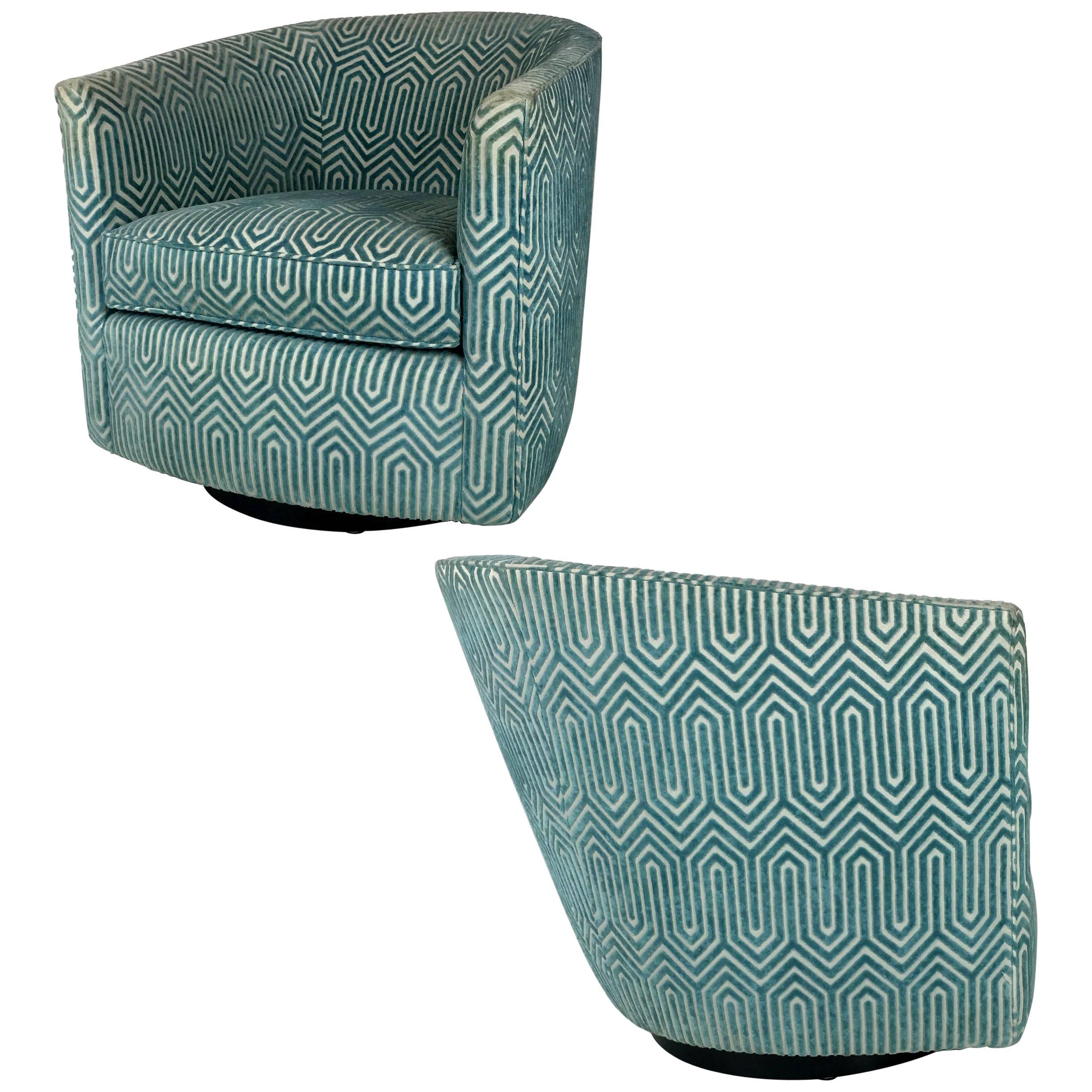 Elegant Pair of Designer Swivel Chairs Attributed to Milo Baughman