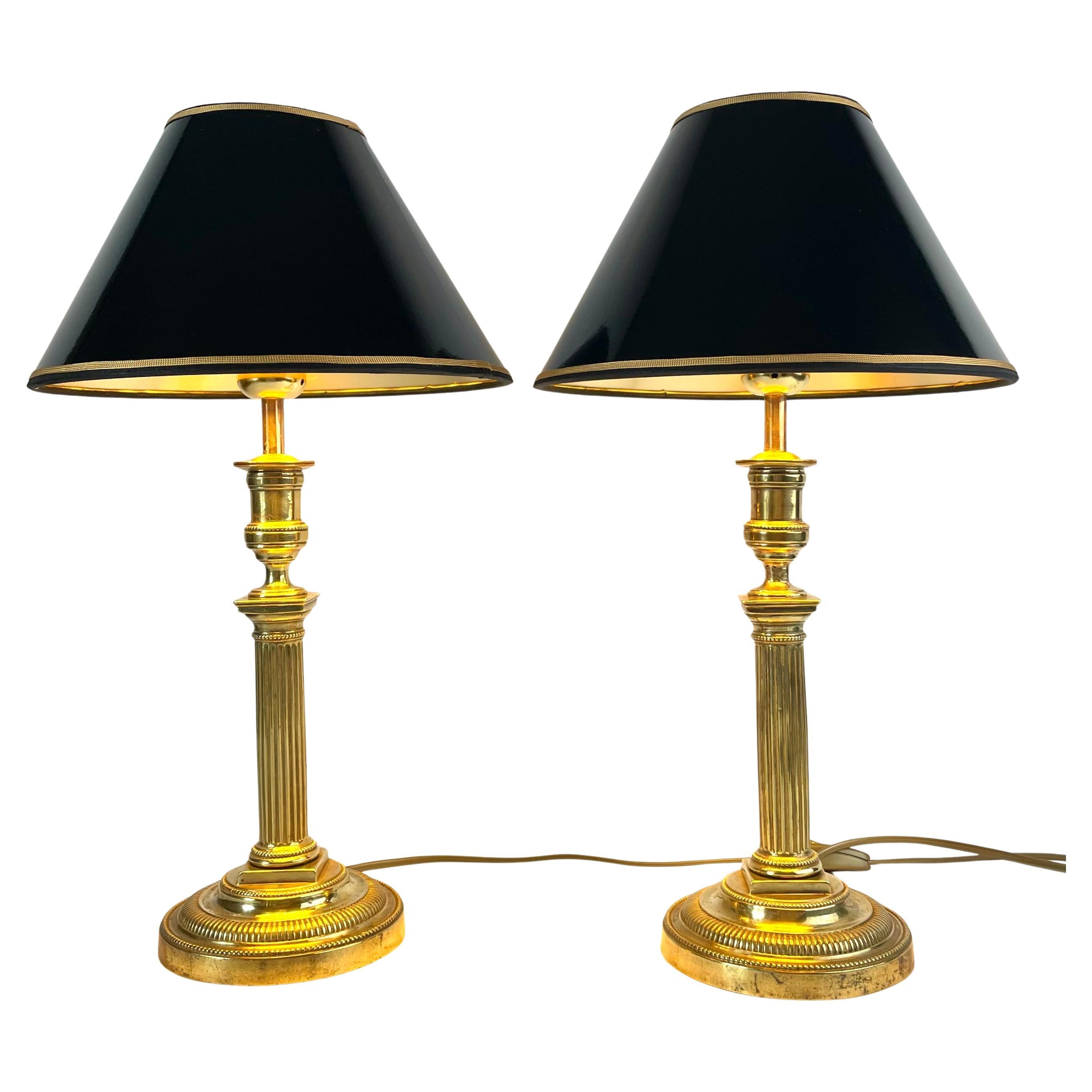 Elegante paire de lampes de table Empire en bronze, France, années 1820
