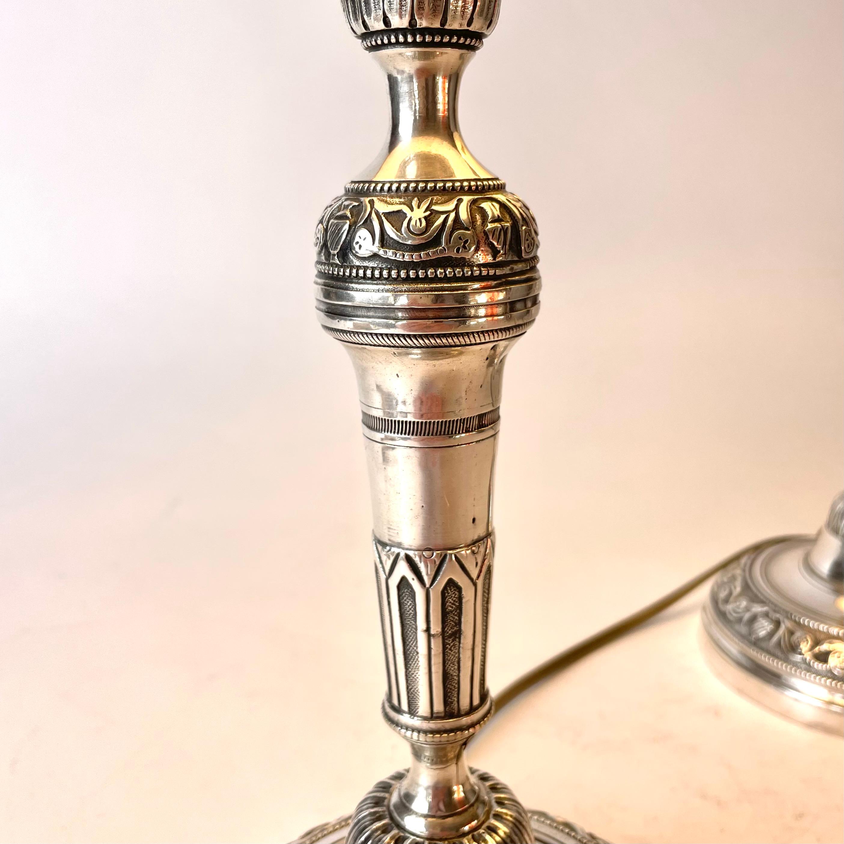Début du XIXe siècle Élégante paire de lampes de table Empire, à l'origine chandeliers des années 1820 en vente