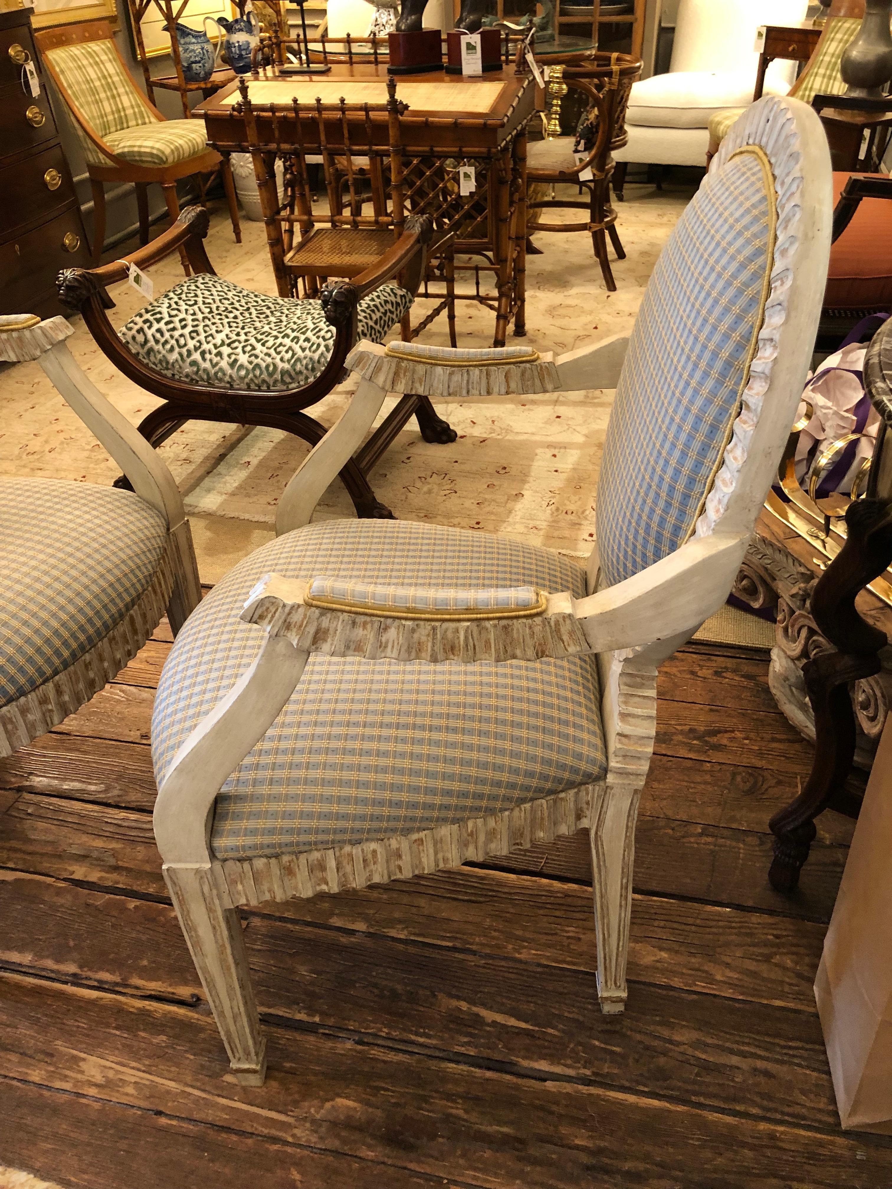 Elegantes Paar französischer Sessel mit Holzschnitzerei und Kunstmalerei im Angebot 8