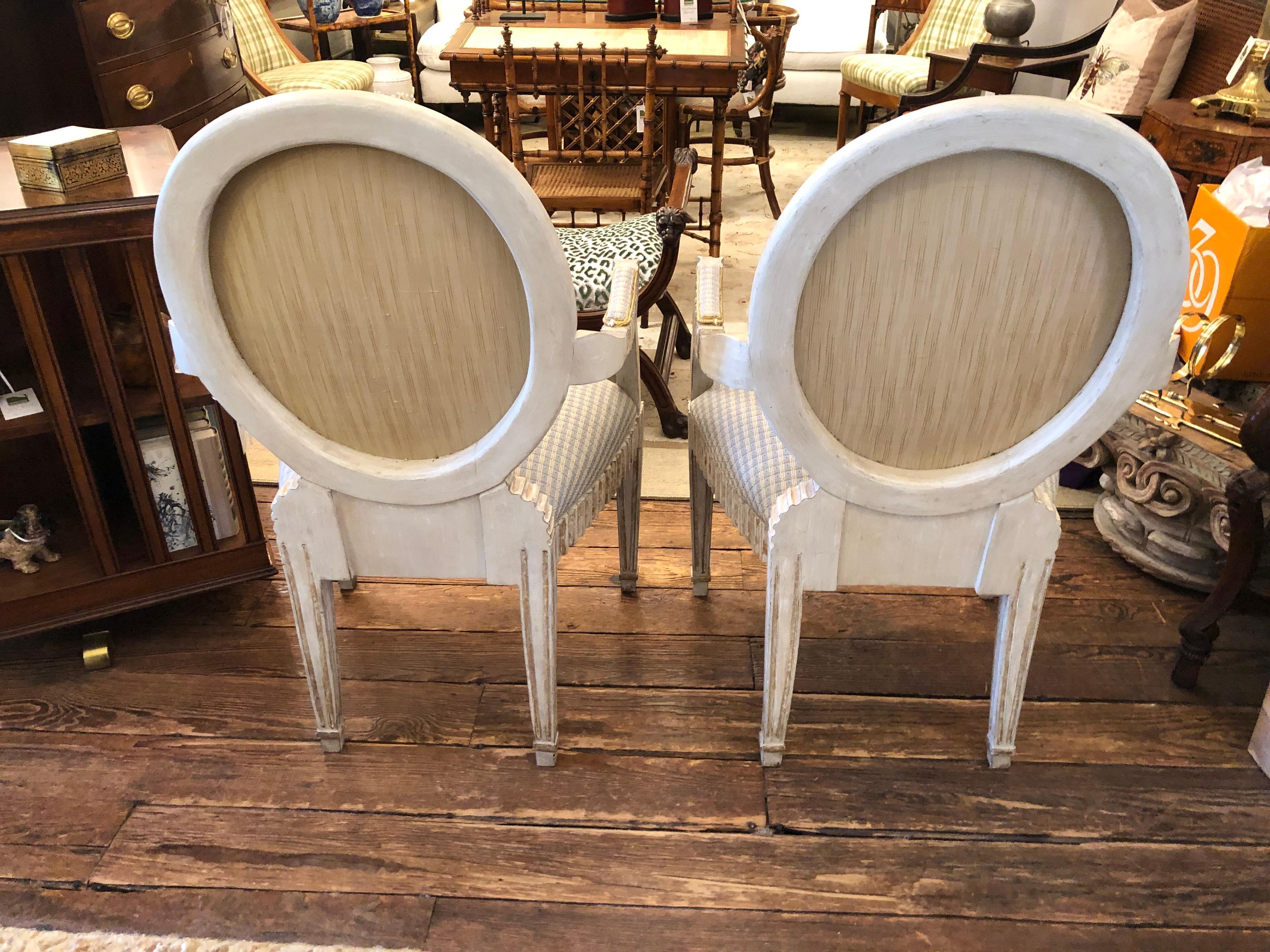 Late 20th Century Elegant Pair of Faux Painted French Provincial Carved Wood Armchairs For Sale