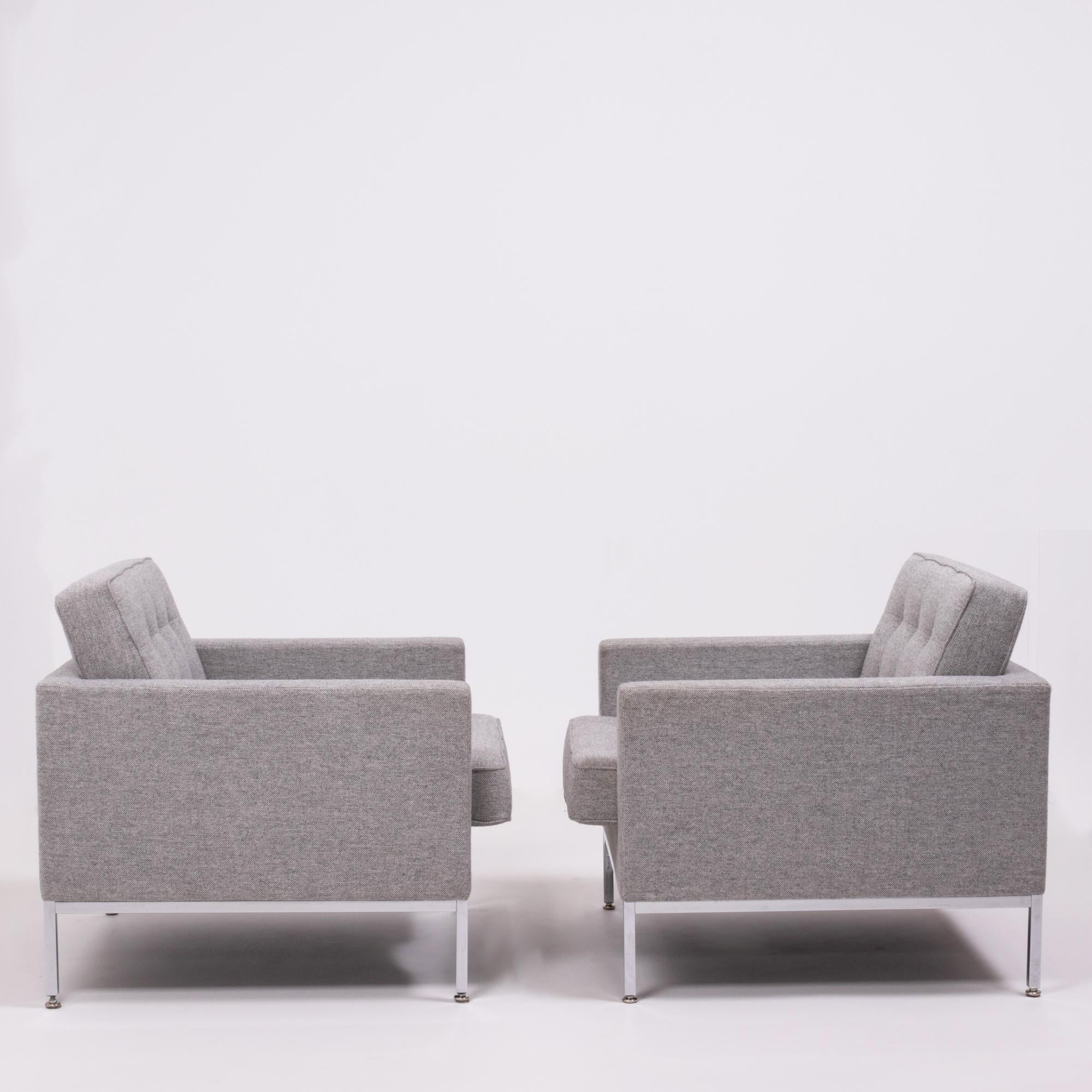 Hand-Crafted Elegant Pair of Florence Knoll Grey Wool Armchairs