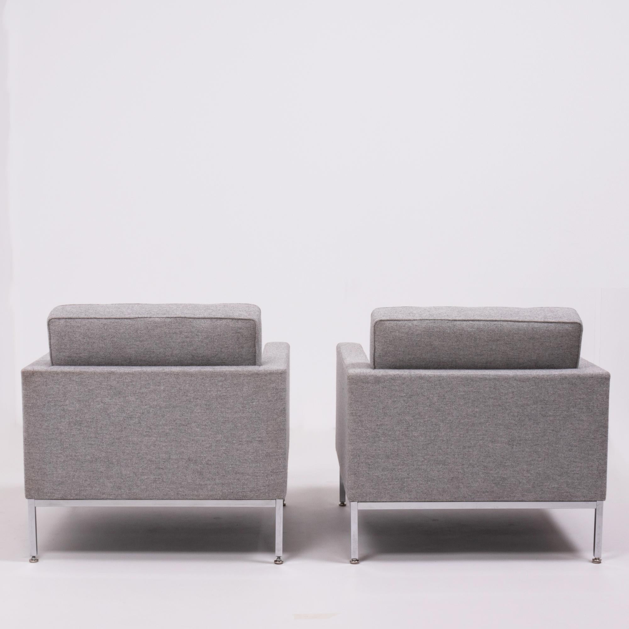 Elegant Pair of Florence Knoll Grey Wool Armchairs In Excellent Condition In London, GB