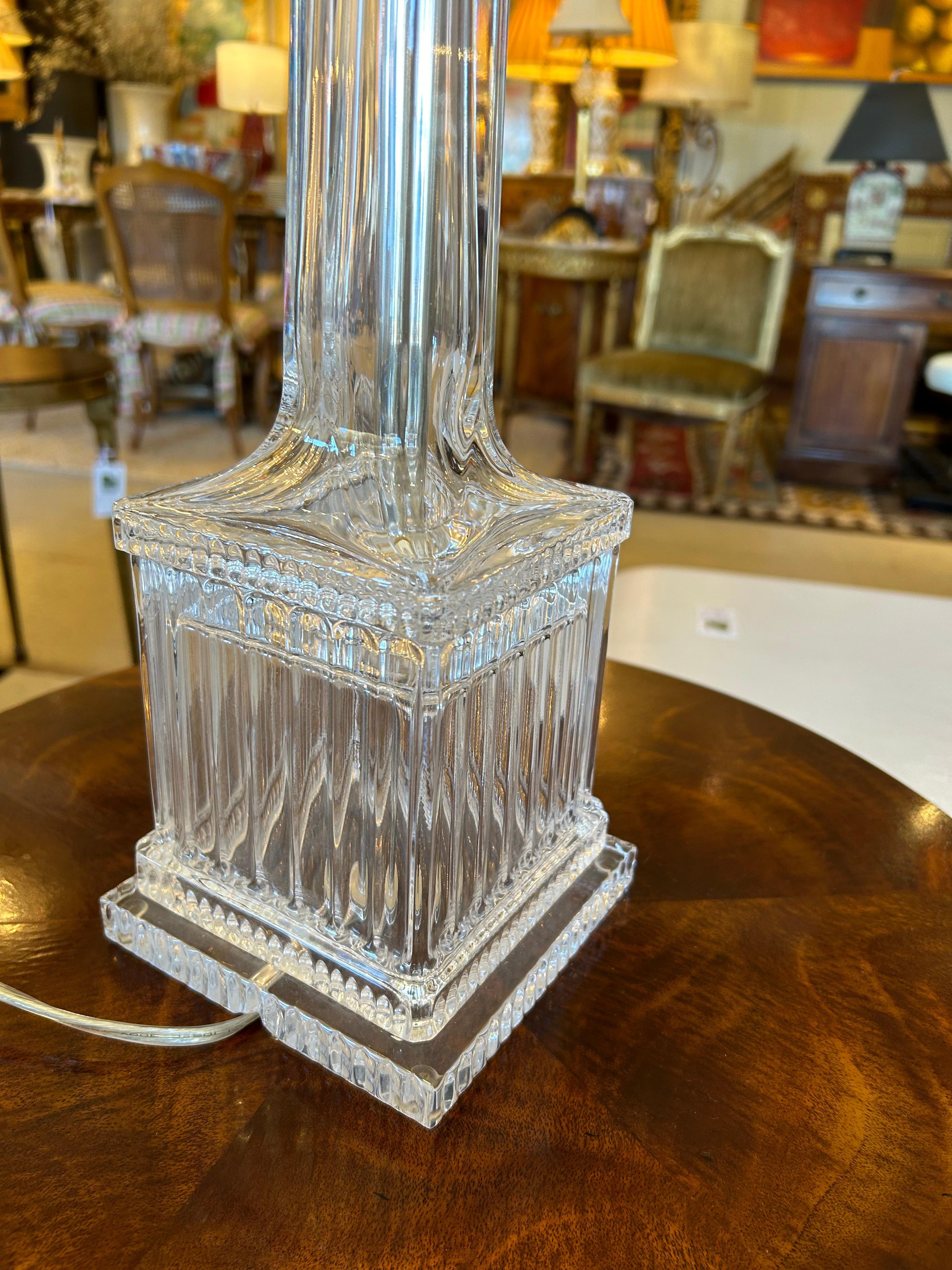 Elegant Pair of Fluted Crystal Vintage Adjustable Table Lamps For Sale 1