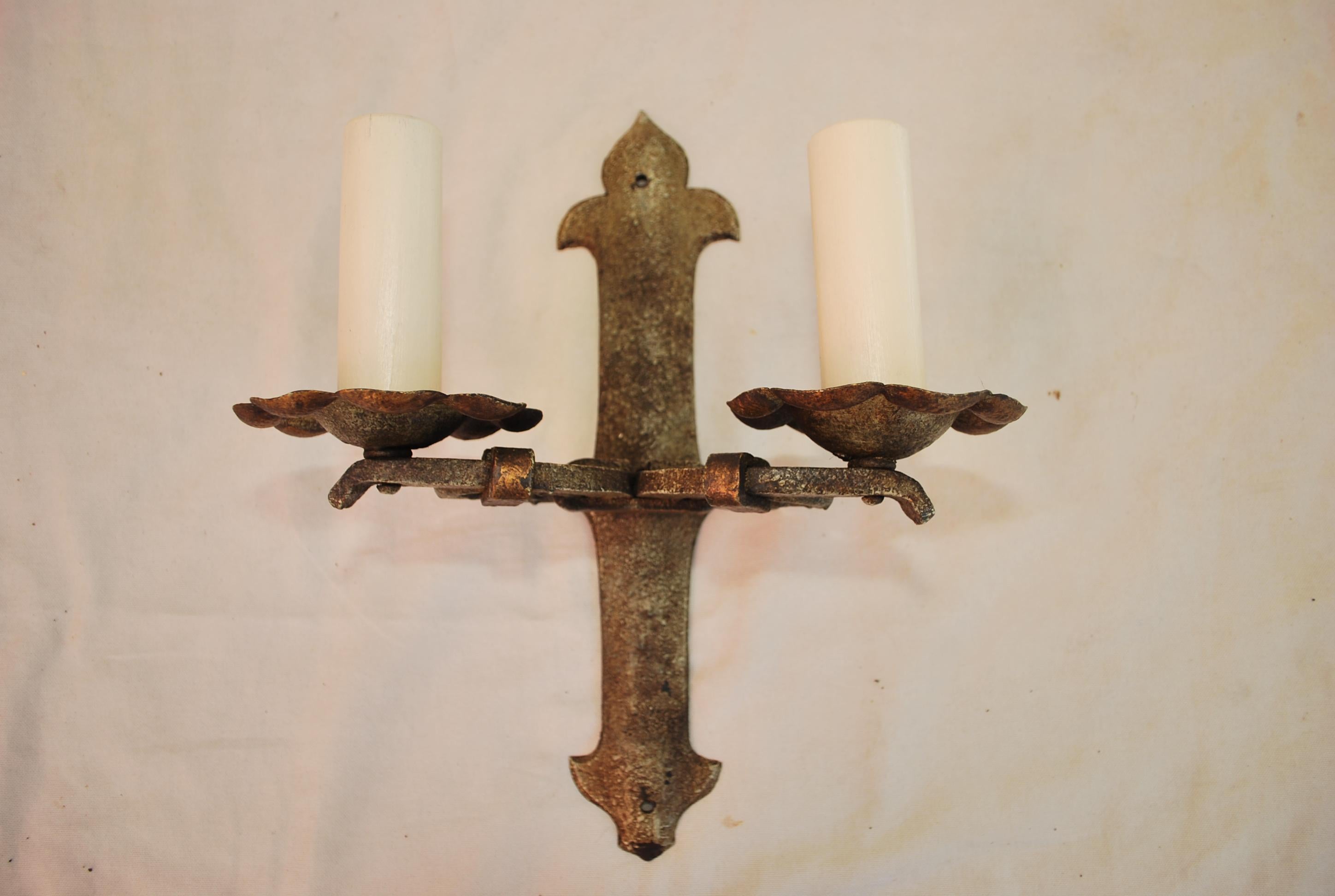 Elegant Pair of French 1920's Wrought Iron Sconces For Sale 1