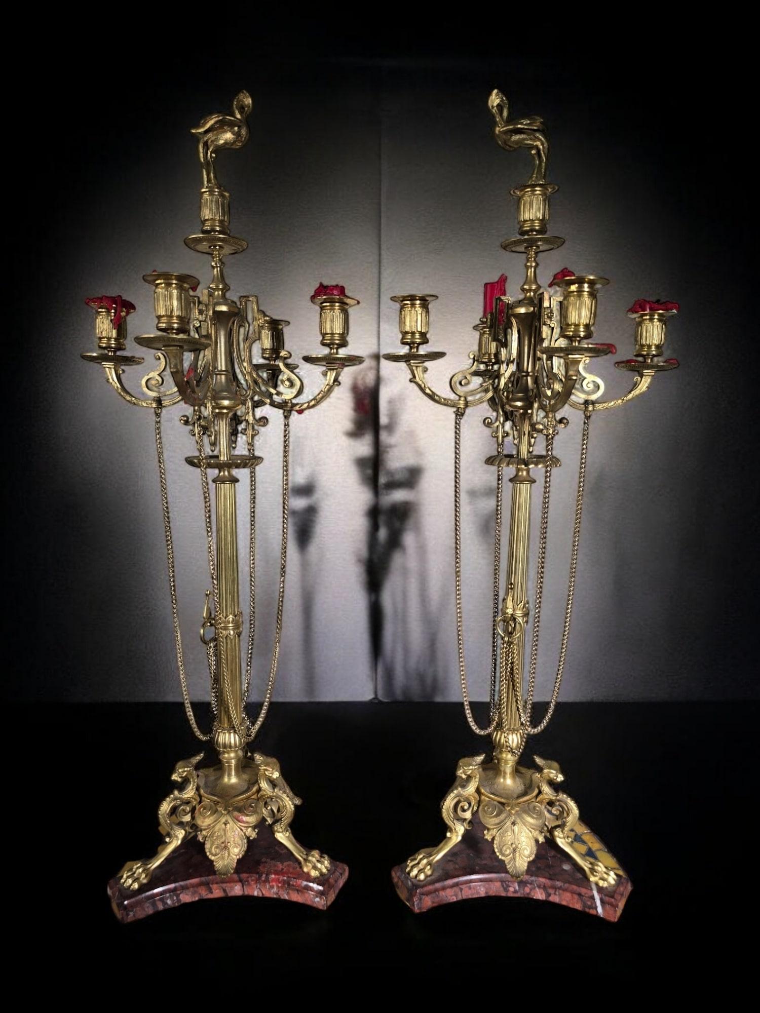 Elegante pareja de candelabros franceses de estilo griego del siglo XIX en venta 8