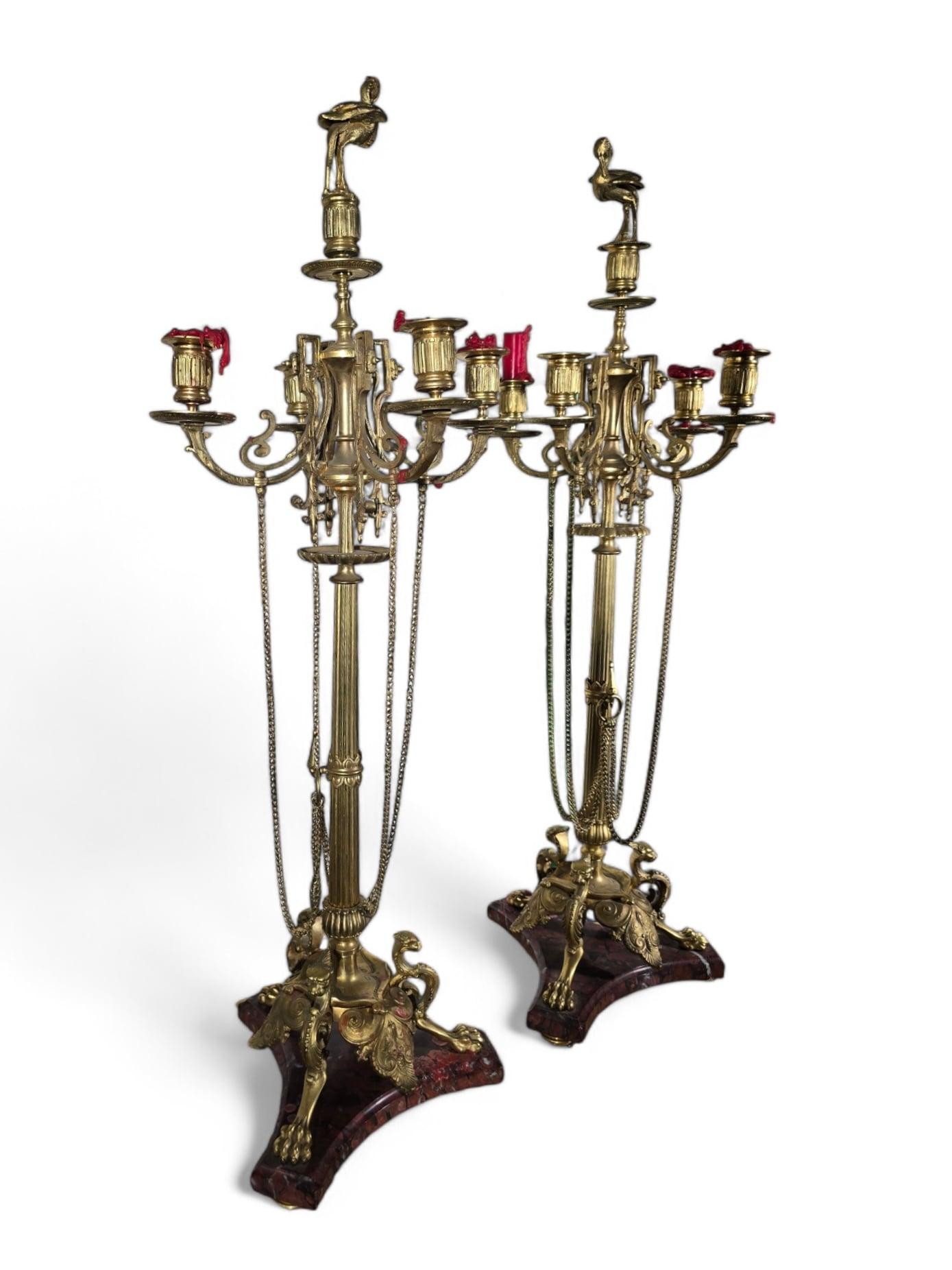 Elegante pareja de candelabros franceses de estilo griego del siglo XIX en venta 2