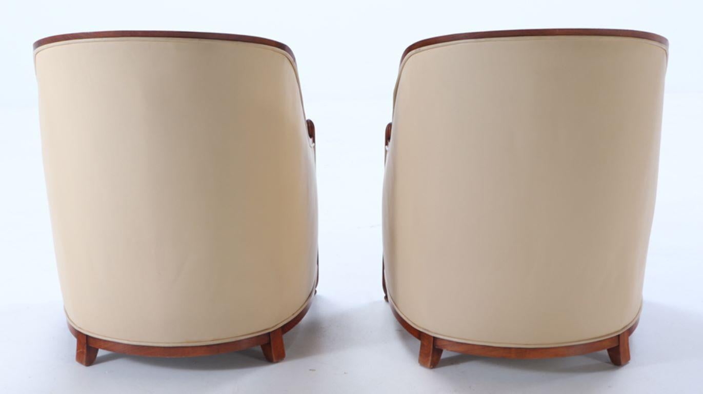 Elegant pair of French Art Deco leather club chairs,  manner of Rhulmann c. 1930 For Sale 2
