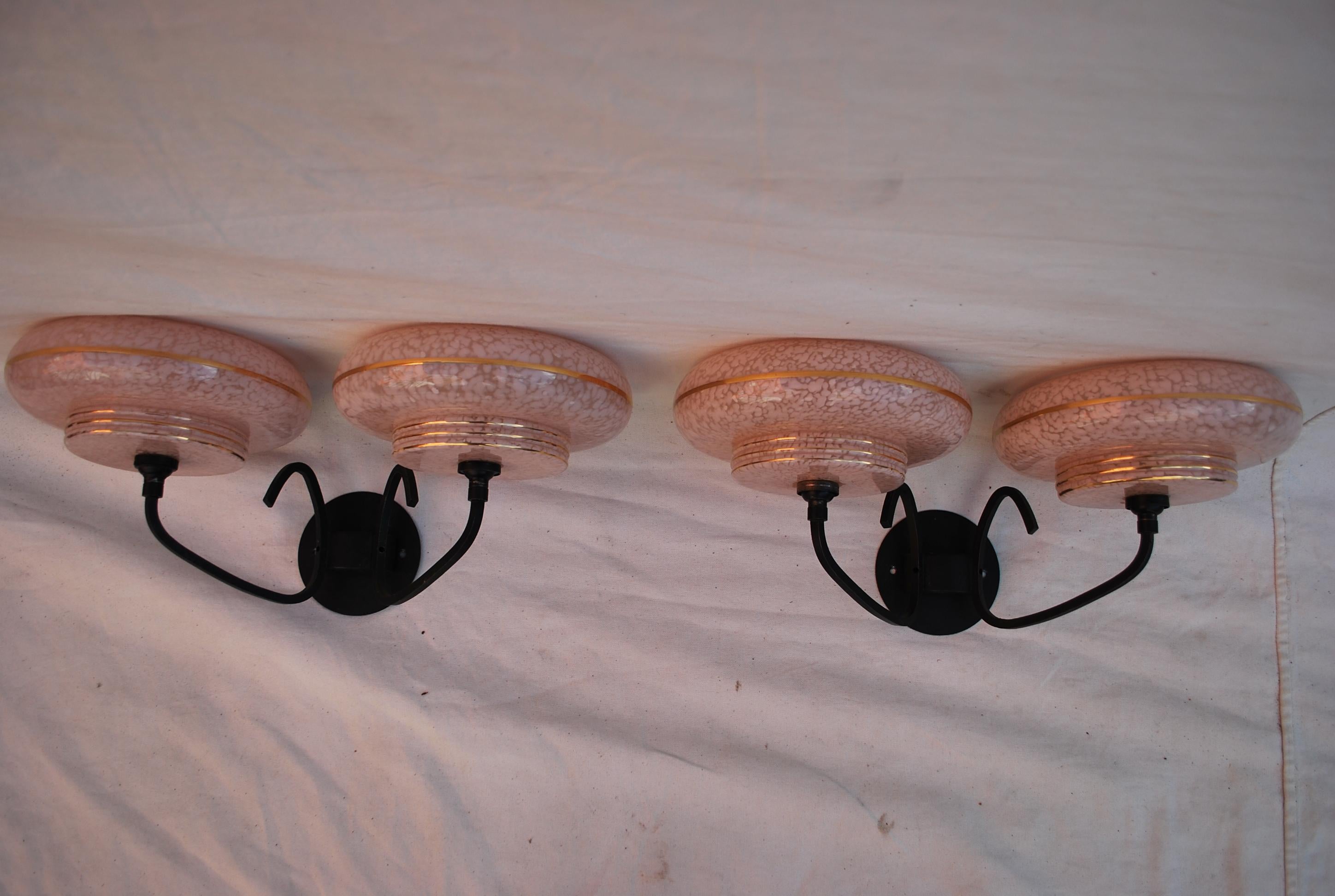 Elegant Pair of French Art Deco Sconces For Sale 3