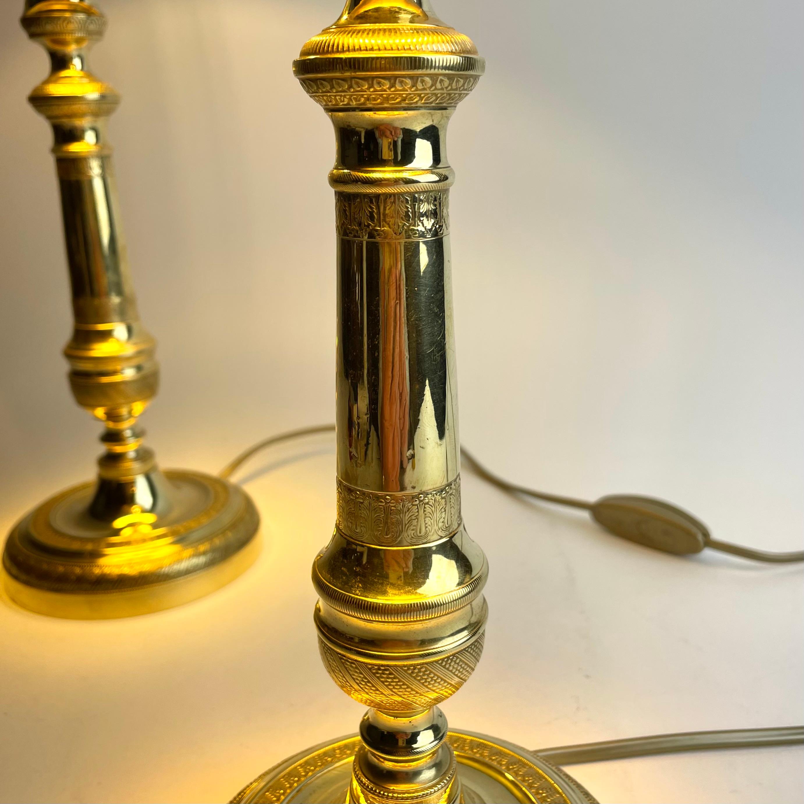 Elegante Pareja de Lámparas de Mesa de Bronce Imperio Francés, Década de 1820 en venta 5